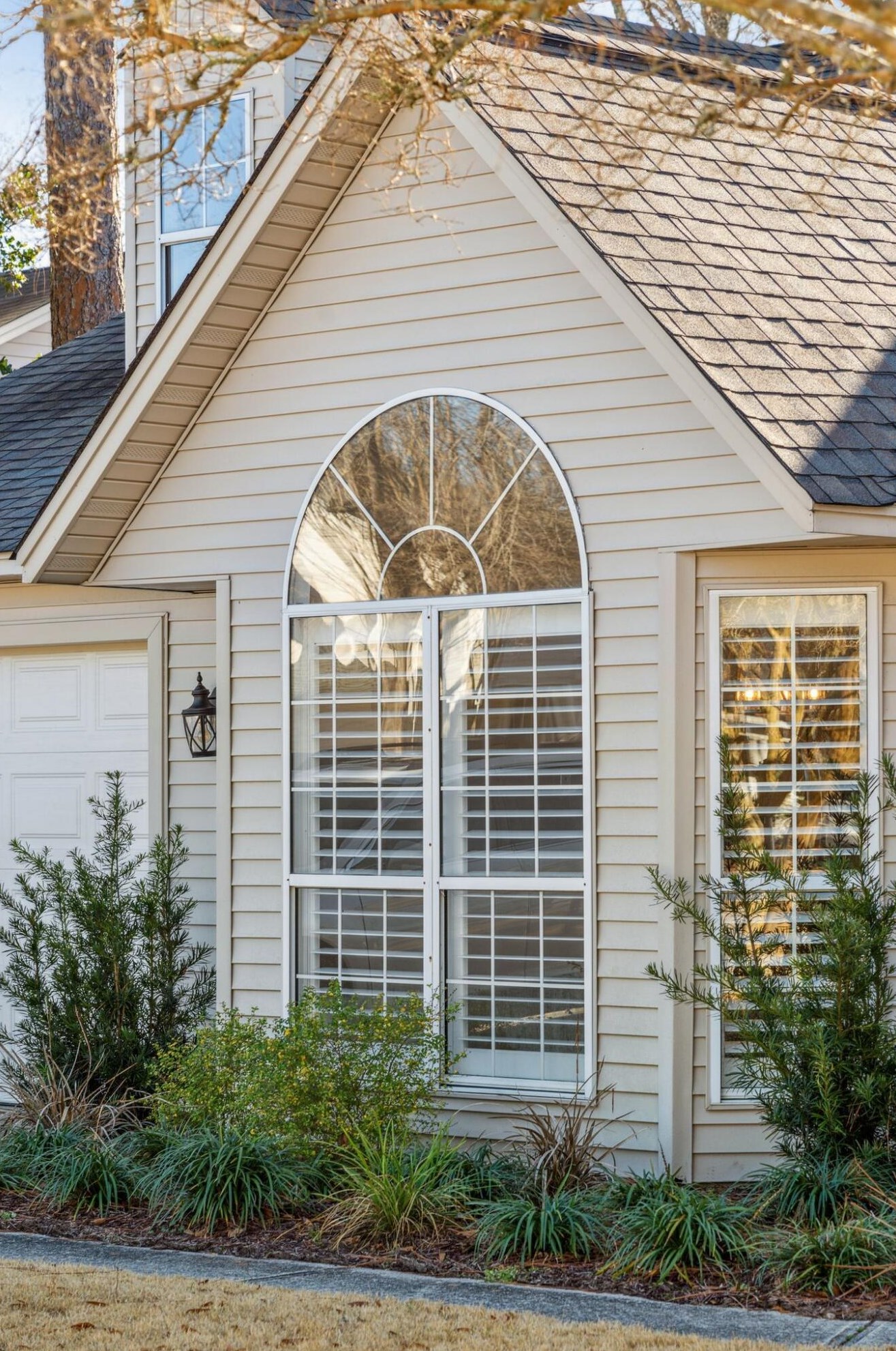 1967 Armory Dr, Mount Pleasant, SC 29466