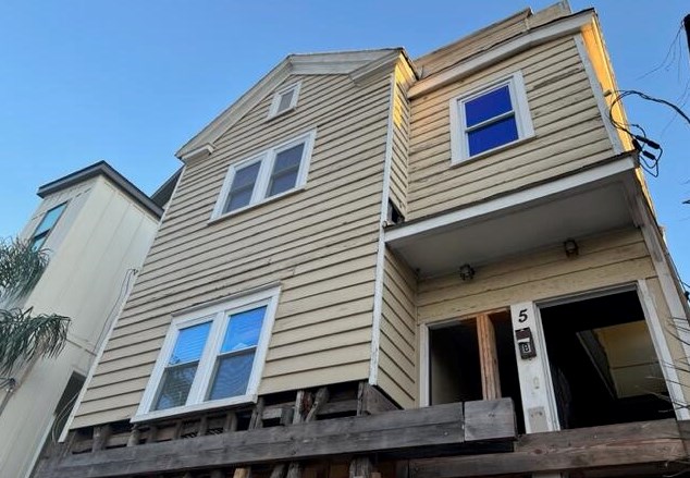 6 Woodall Ct, Charleston, SC 29403-4712