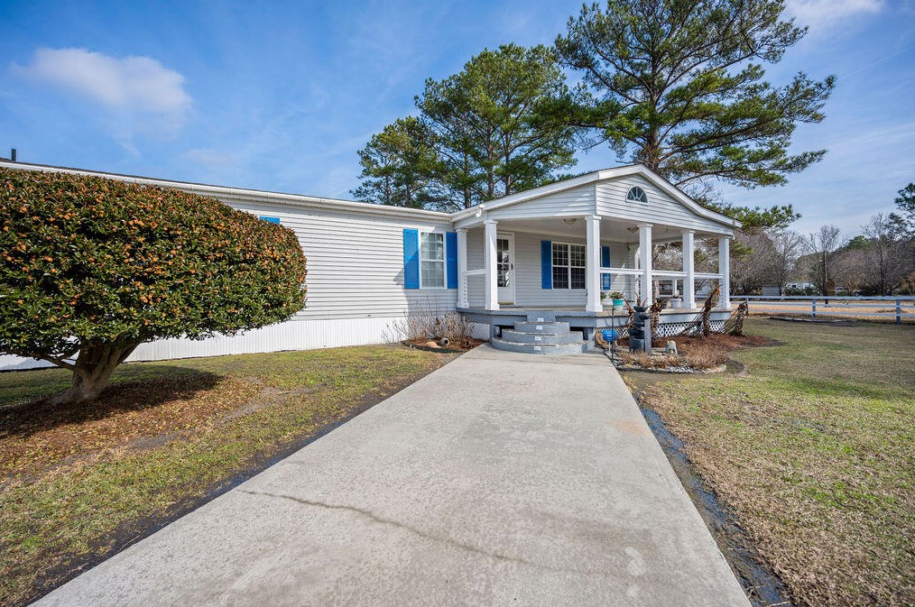 139 Newell Dr, Charleston, SC 29445-3740