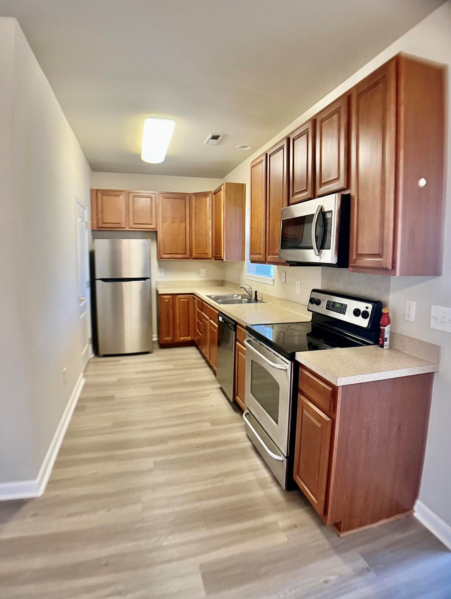 112 Broad River Dr, Summerville SC  29485-9051 exterior