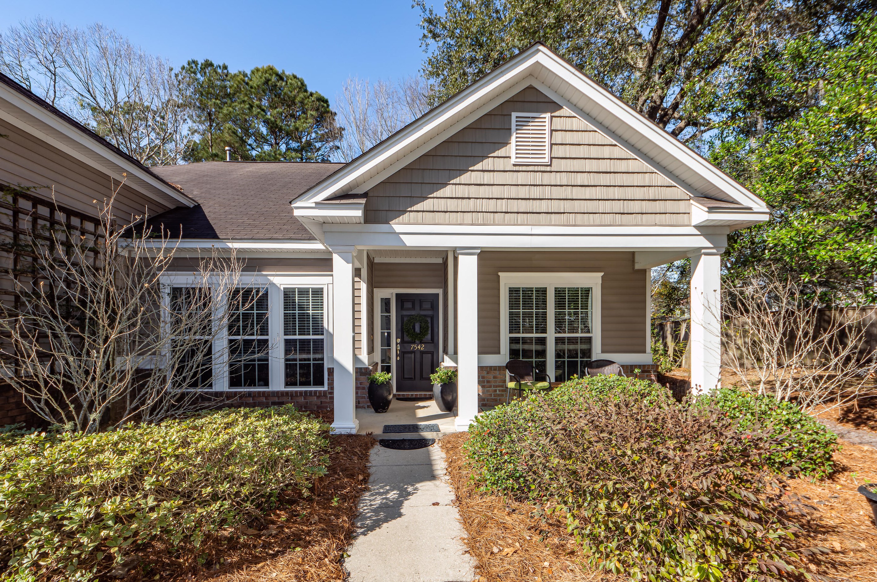 7542 Hawks Cir, Charleston, SC 29410-8248