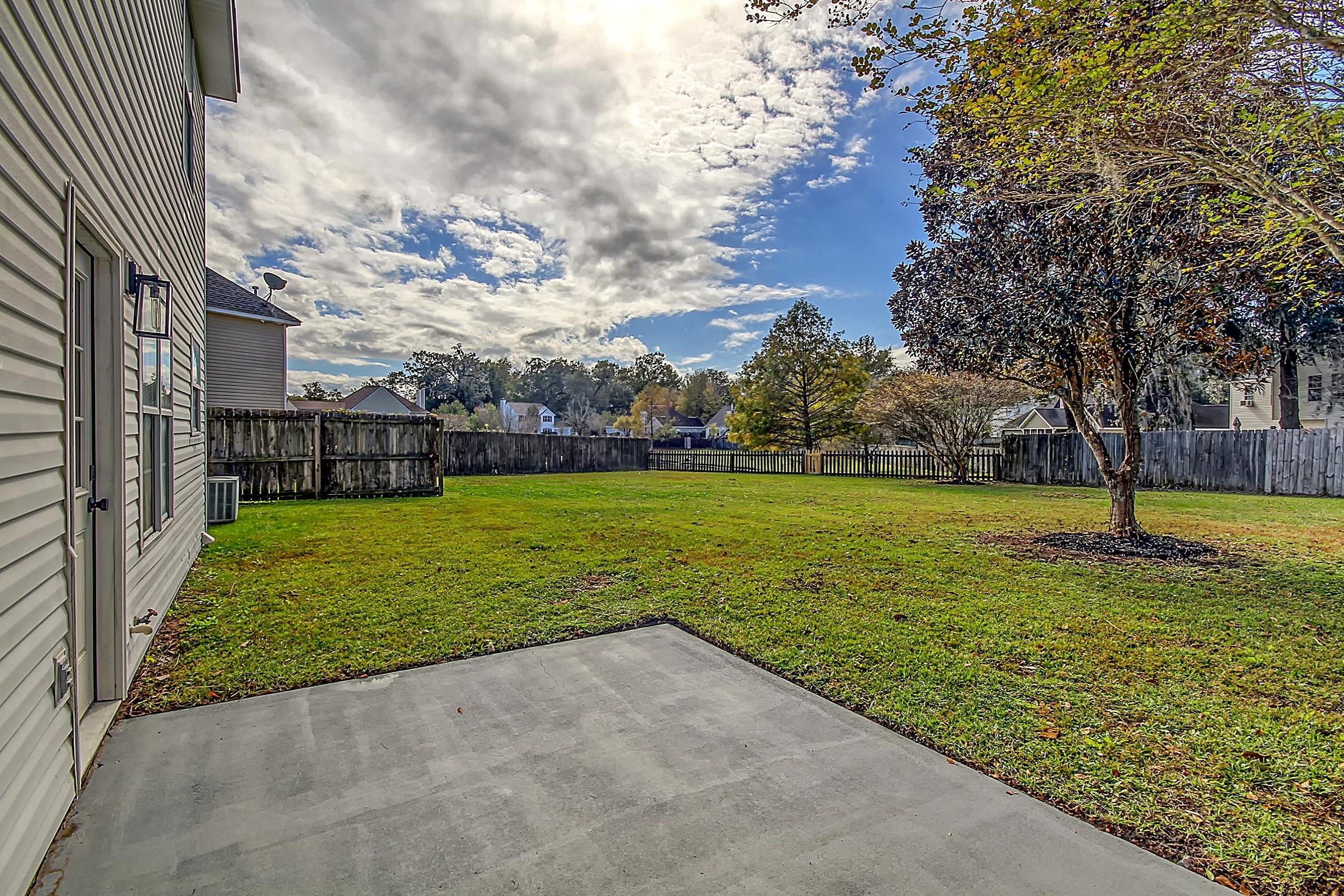 8653 Laurel Grove Ln, Charleston SC  29420-6814 exterior