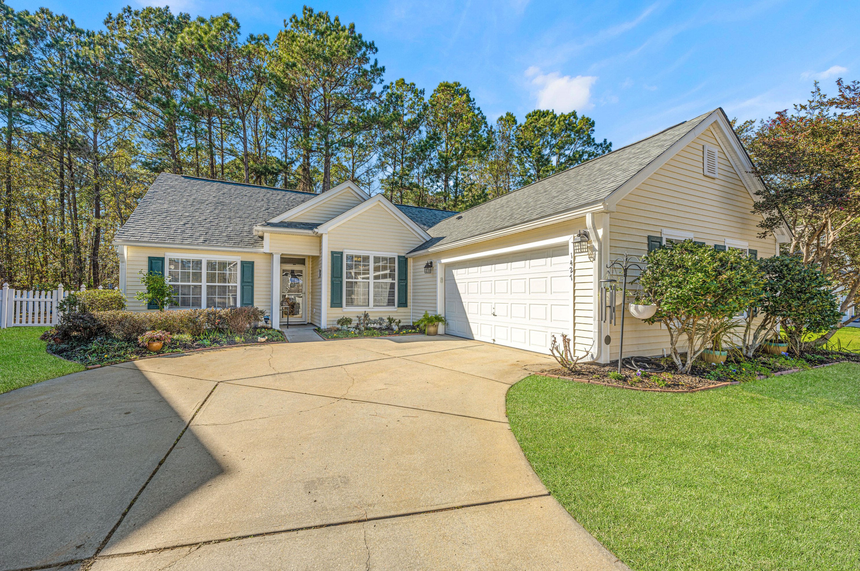 1427 Harbor Mist Ct, Charleston SC  29492-8097 exterior