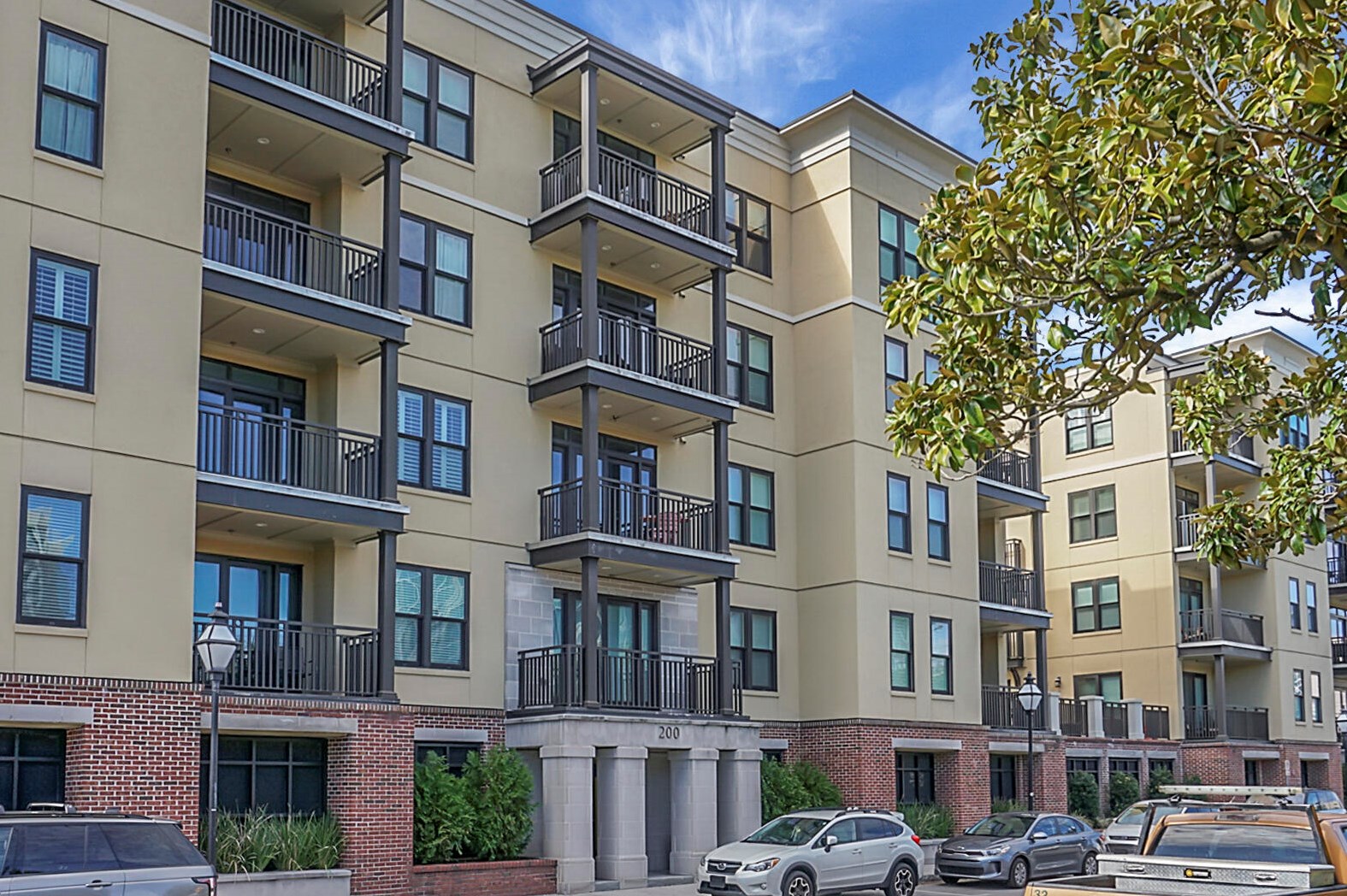 33 Calhoun St Apt 216, Charleston, SC 29401