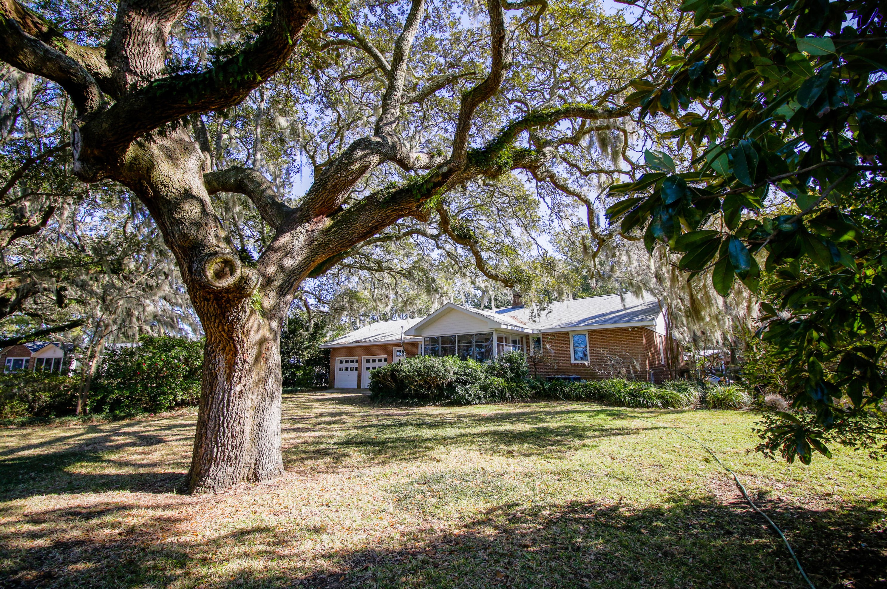 730 London Dr, Charleston, SC 29412