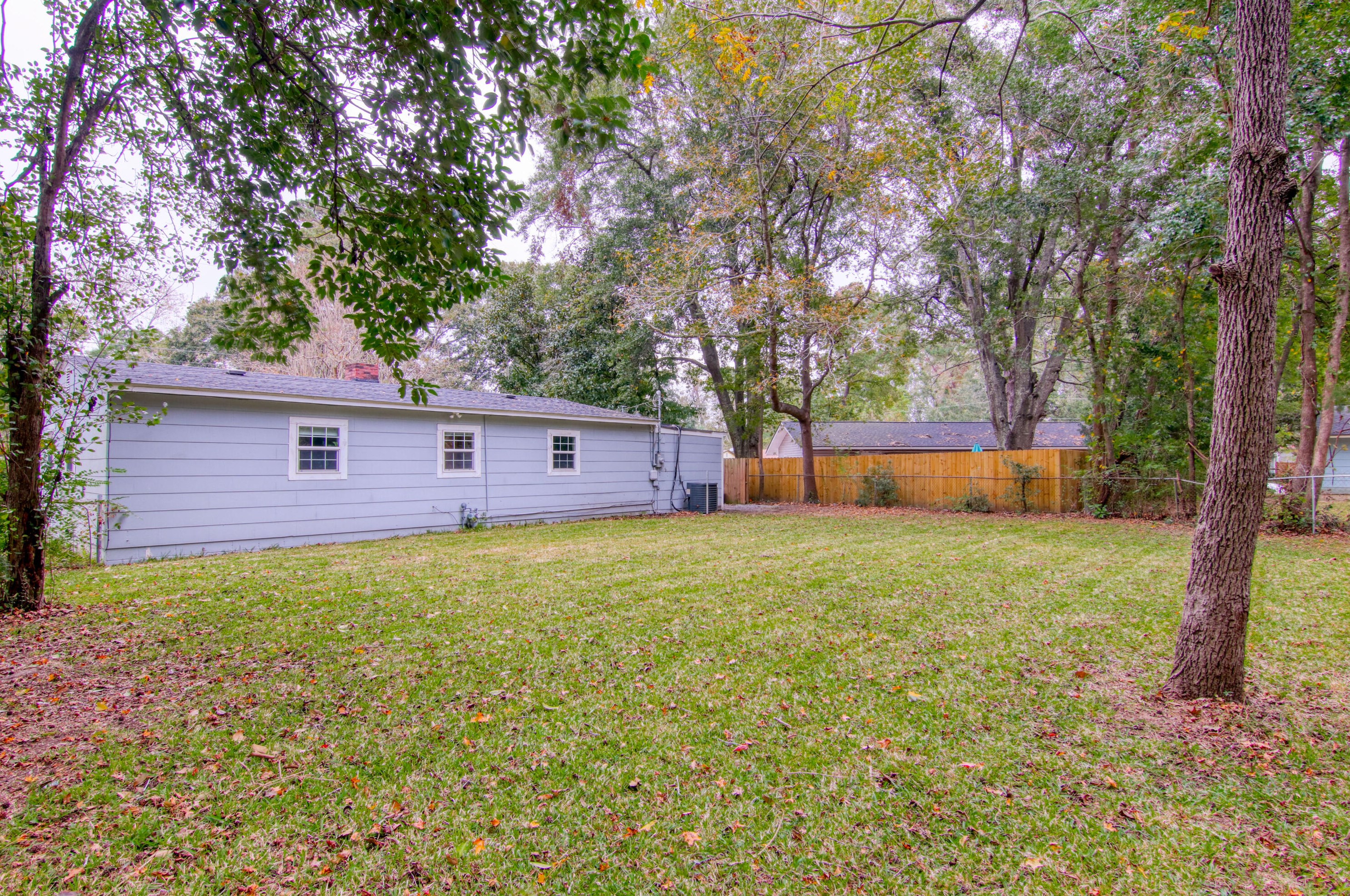 1509 Staffordshire Dr, Charleston, SC 29407-6507