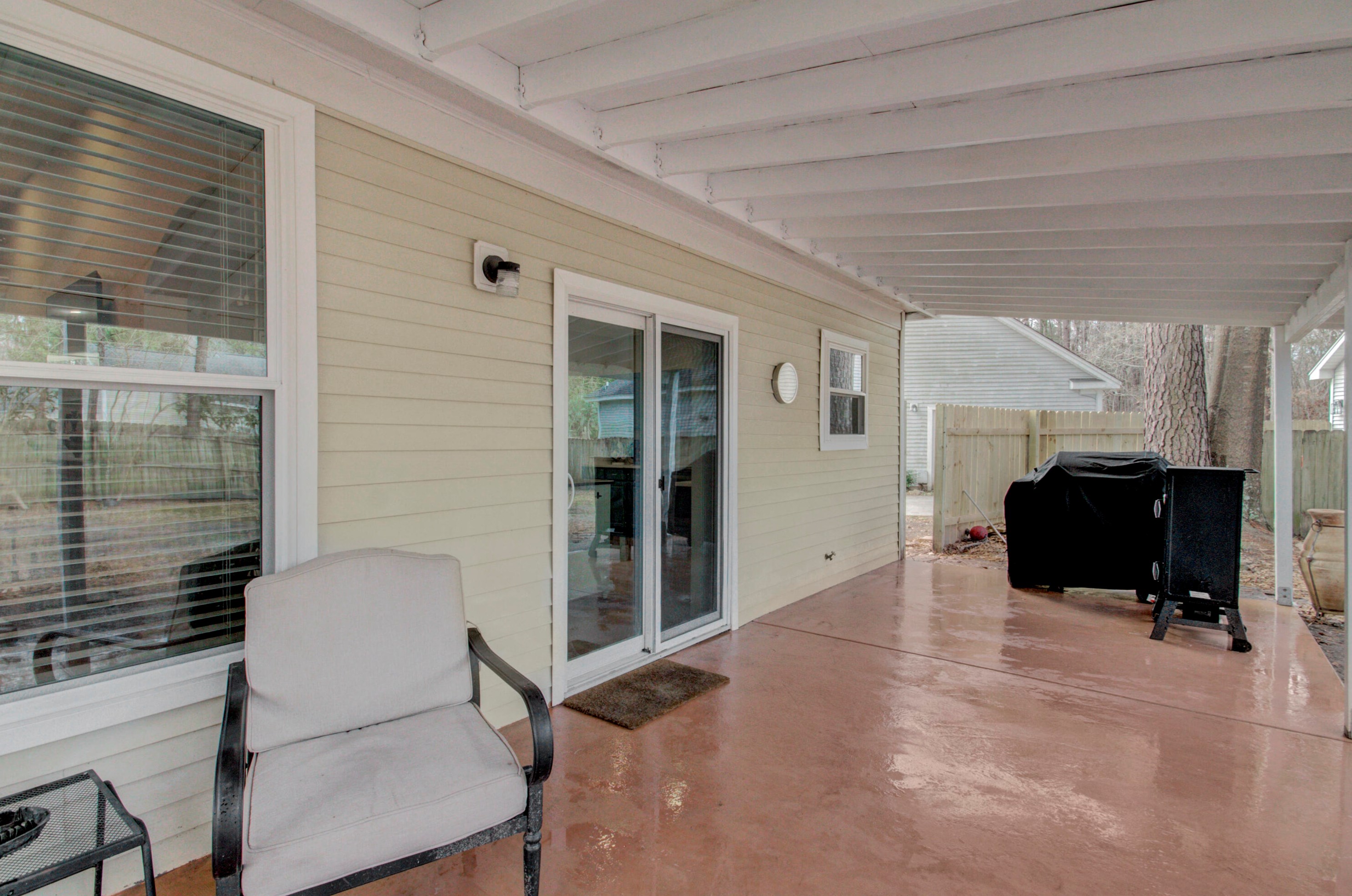 102 Candover Ct, Summerville SC  29485-4089 exterior