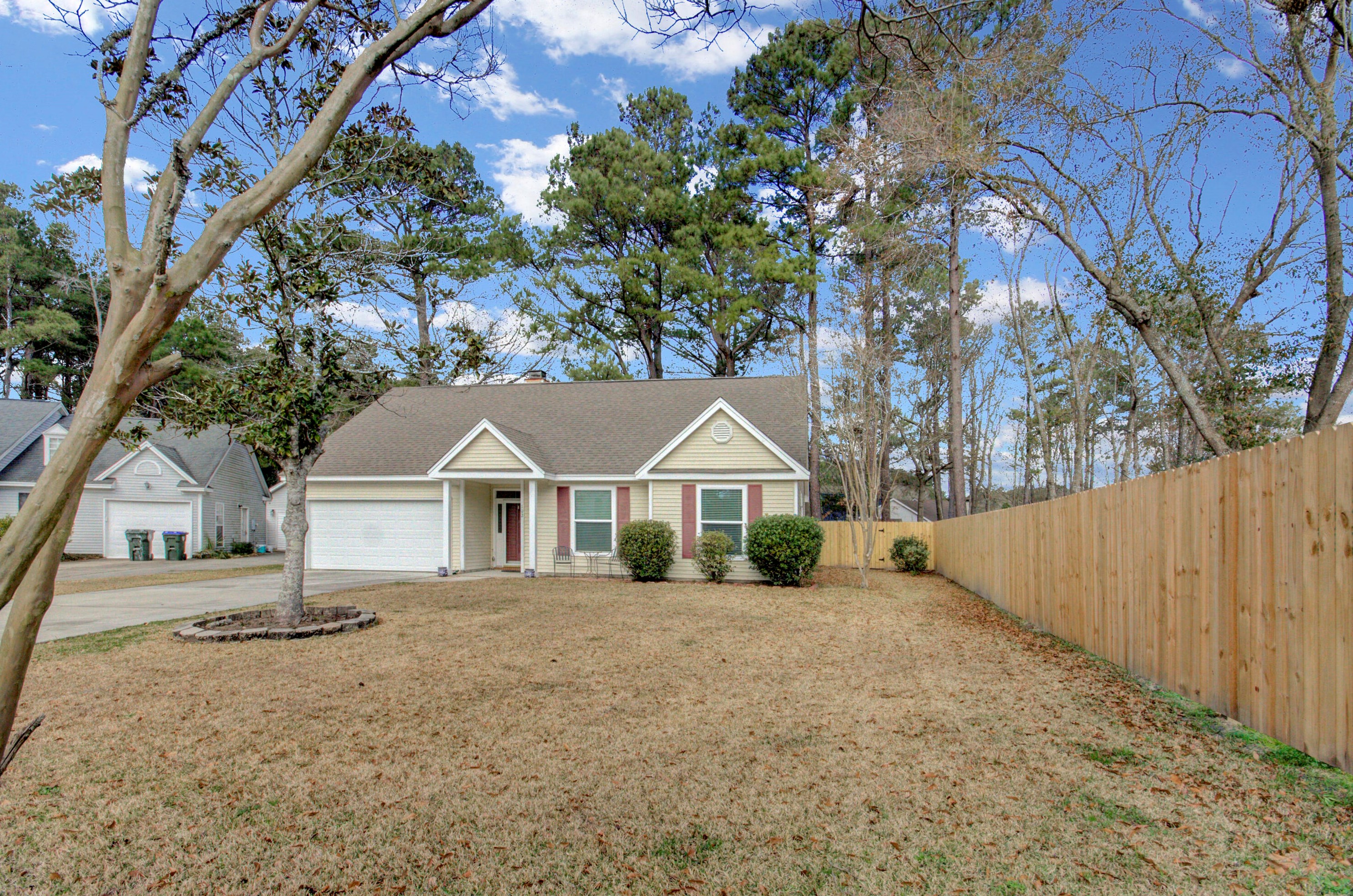 102 Candover Ct, Summerville SC  29485-4089 exterior