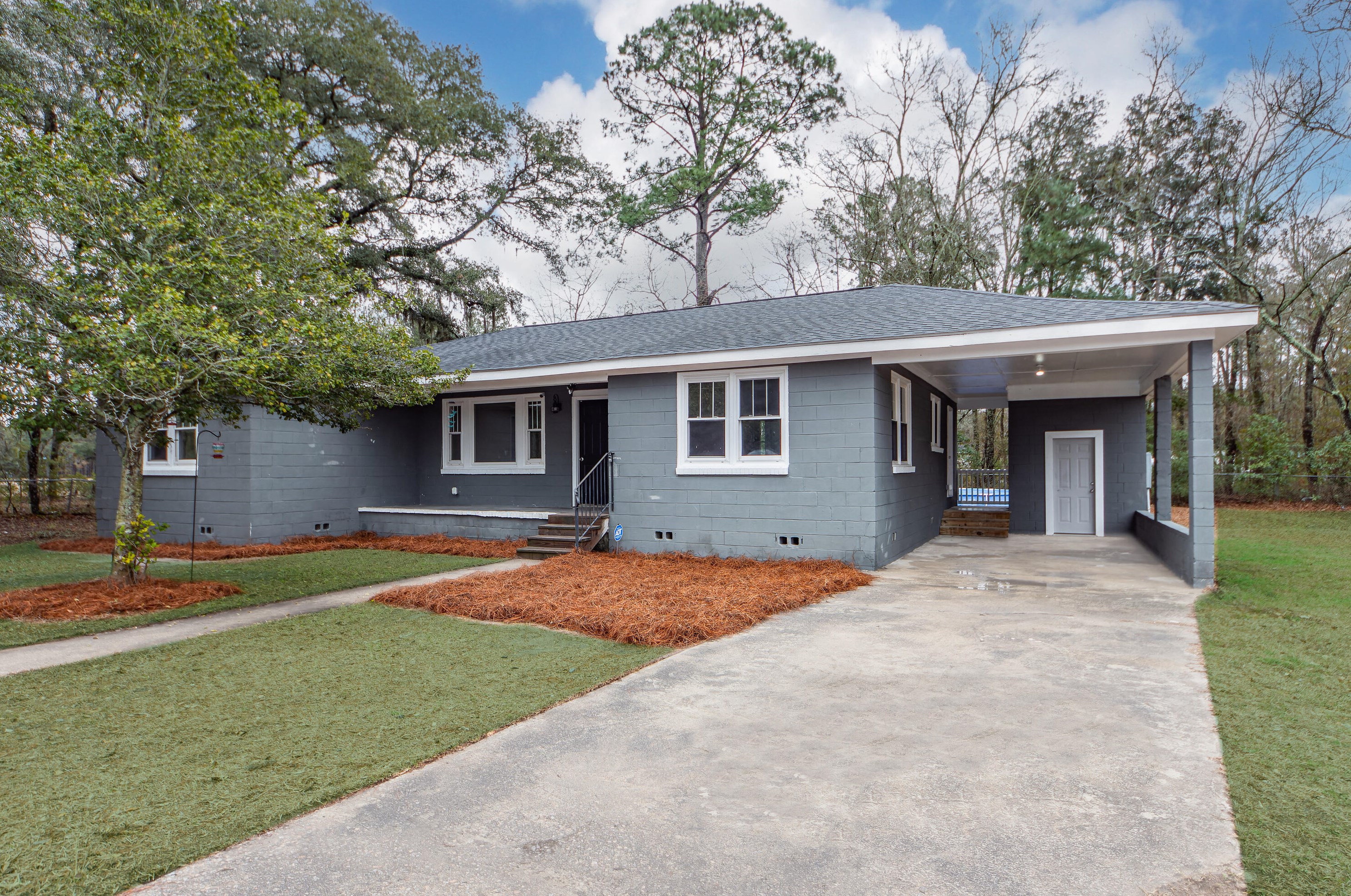 1176 Old Church Rd, Cordesville, SC 29434