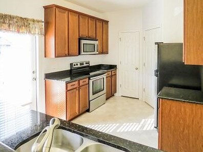 300 Mossy Wood Rd, Summerville, SC 29486-8391