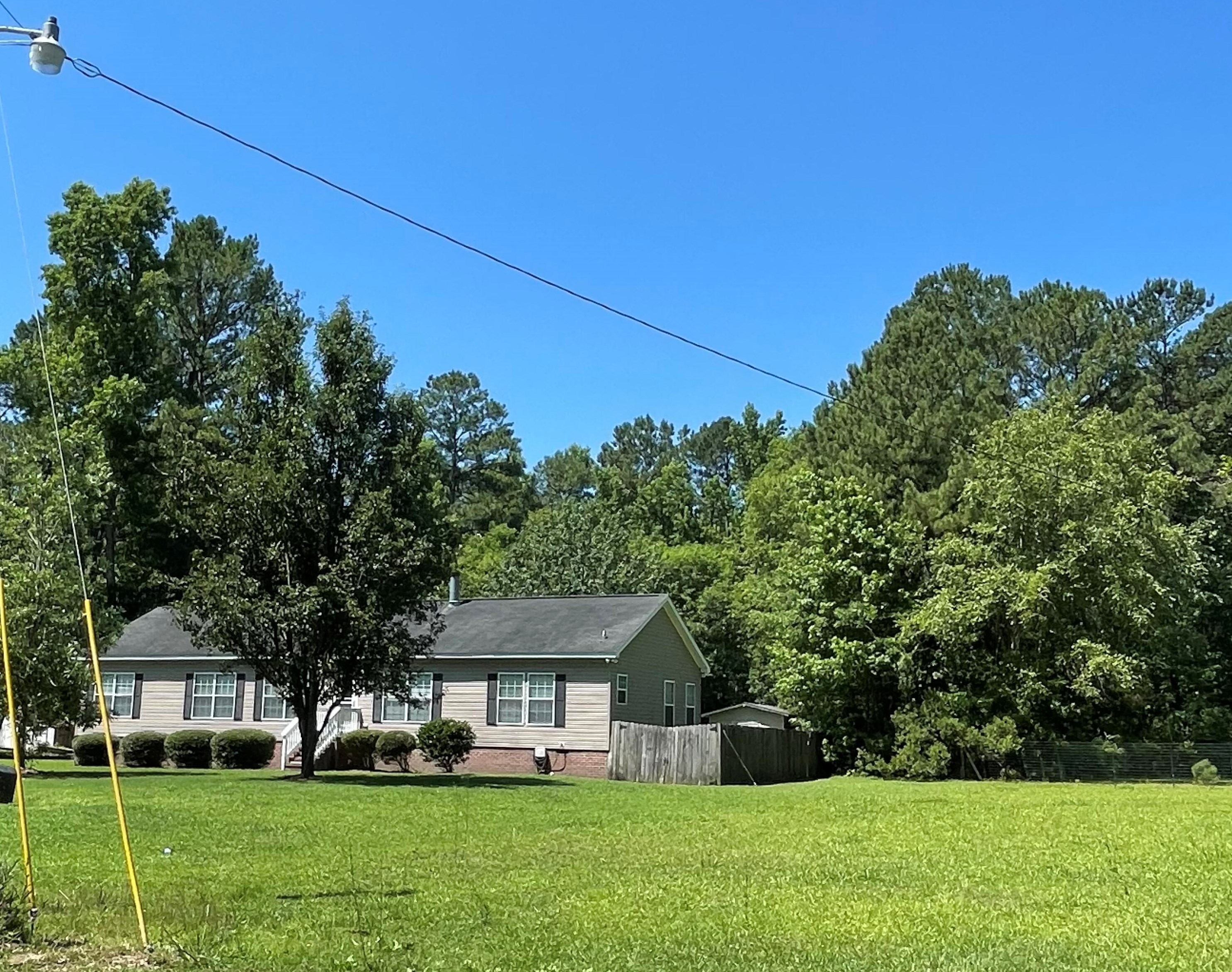 104 Community Rd, Summerville, SC 29485-7435
