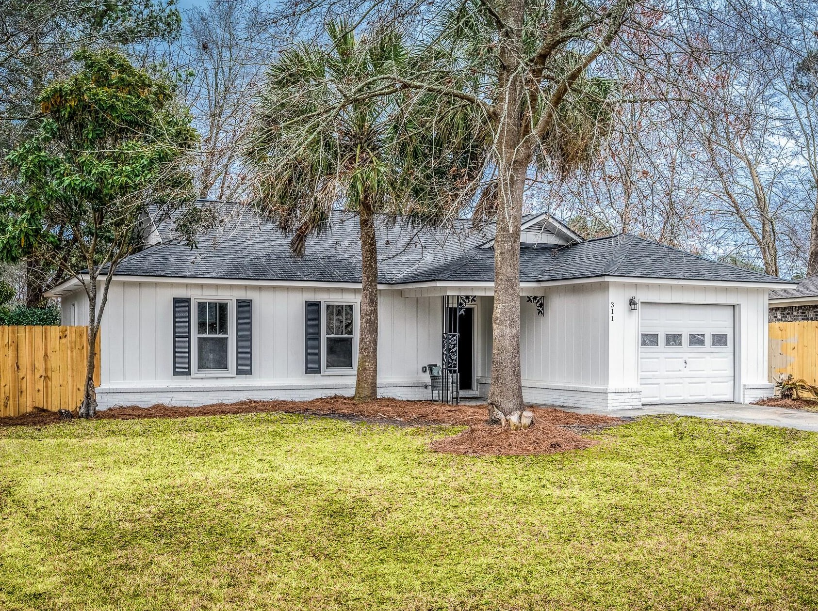 311 Lilac Dr, Summerville, SC 29483-3933