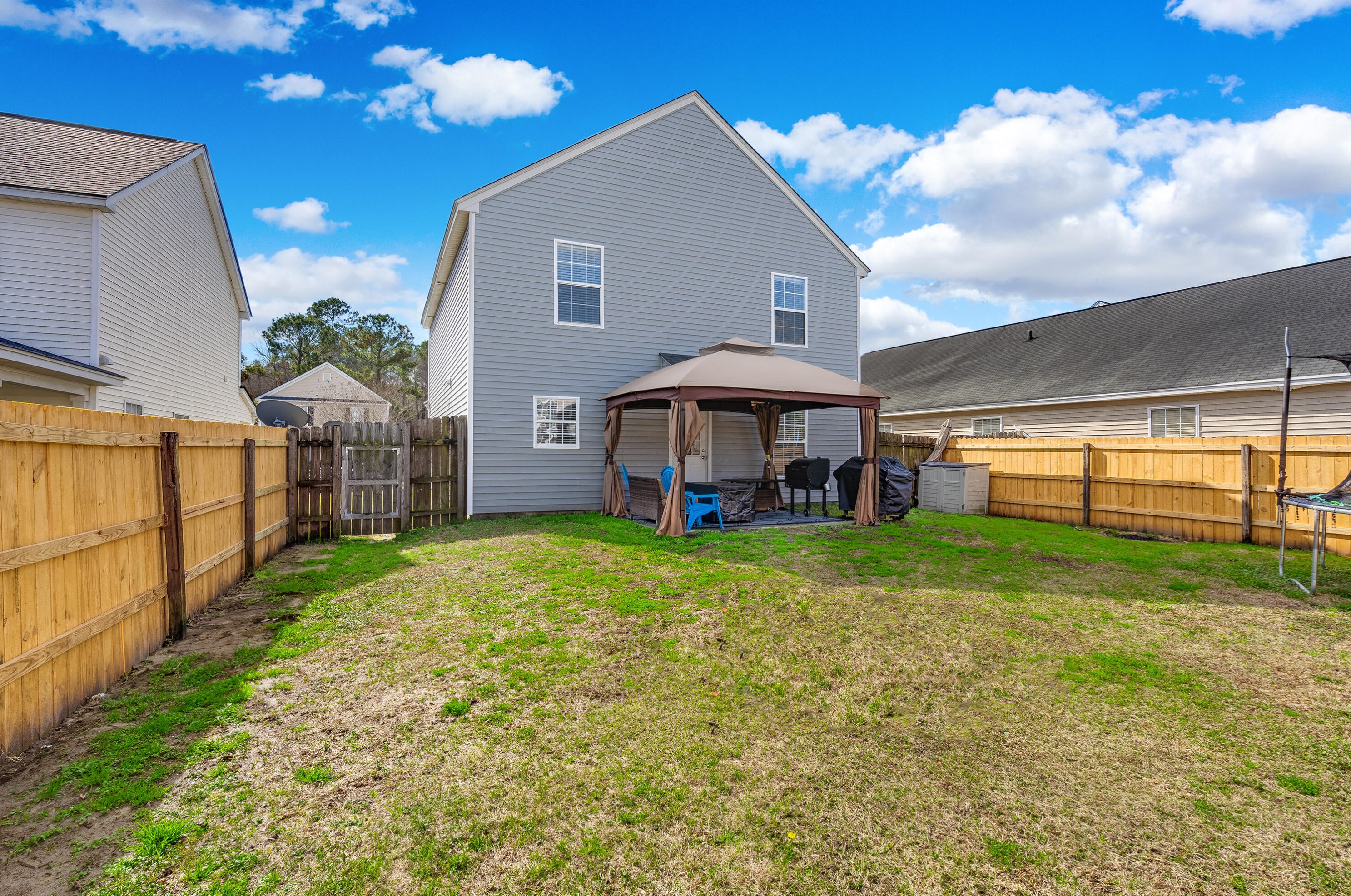 2012 Bearclaw Dr, Charleston SC  29445-4748 exterior