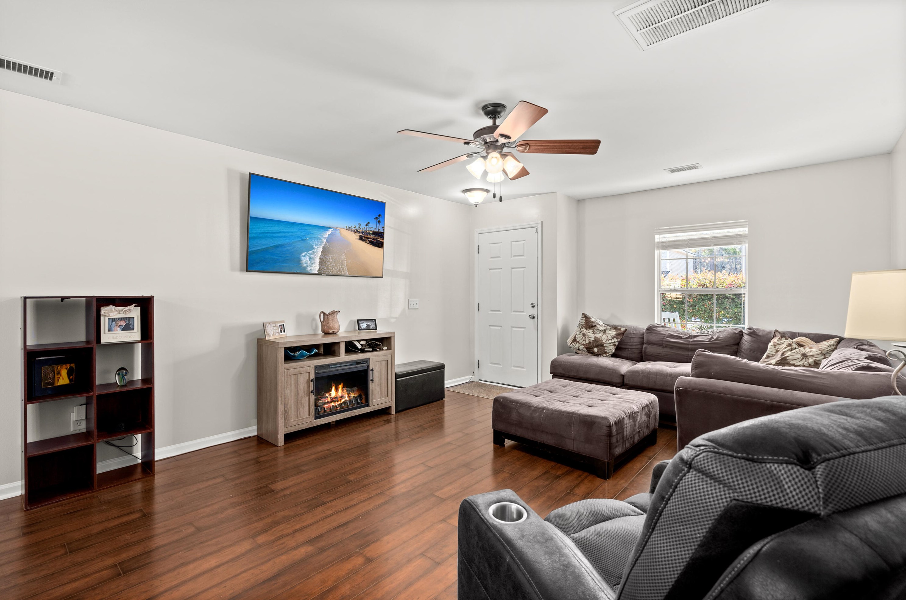 2012 Bearclaw Dr, Charleston SC  29445-4748 exterior