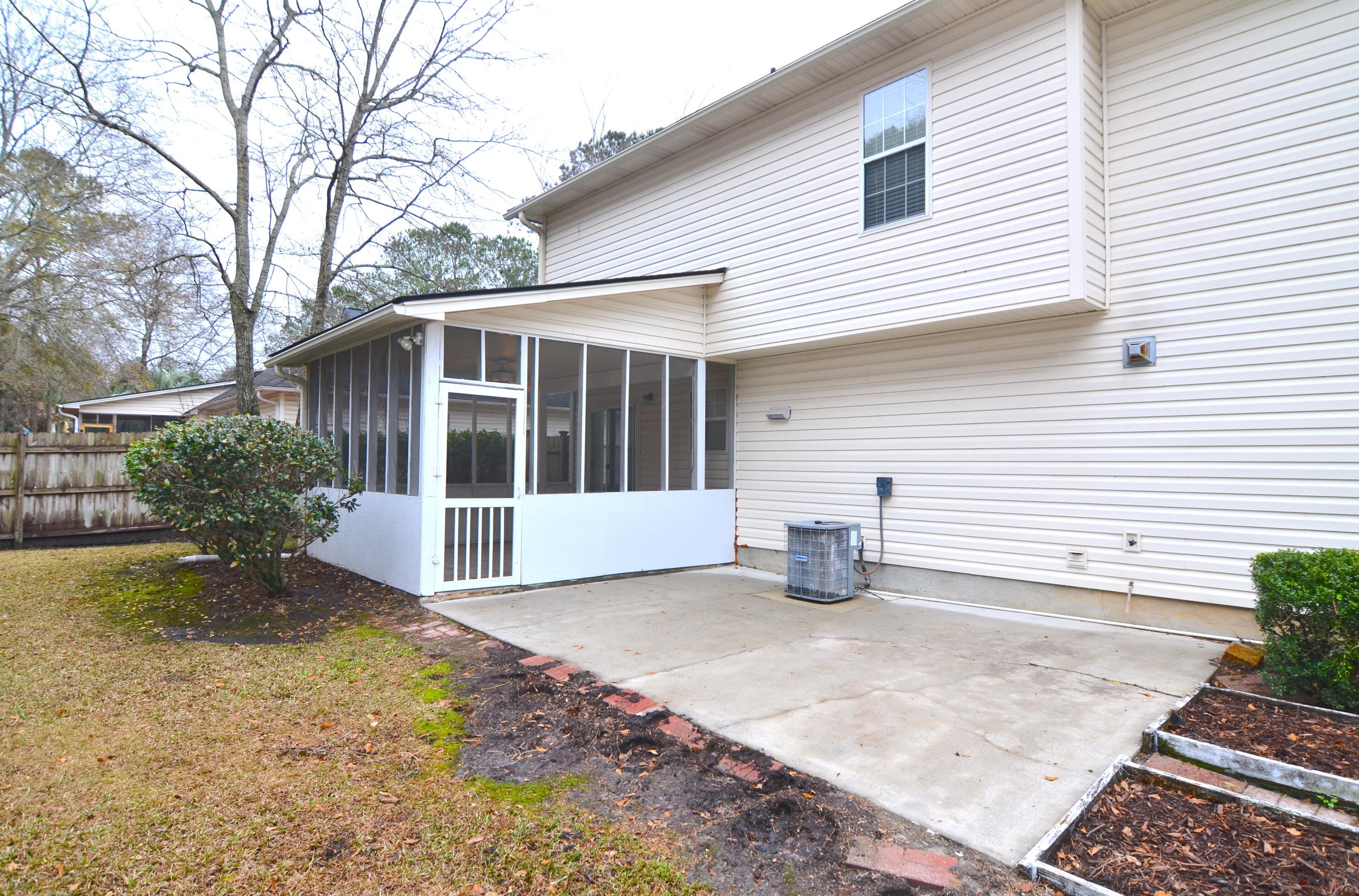116 Jillian Cir, Charleston SC  29445-7180 exterior