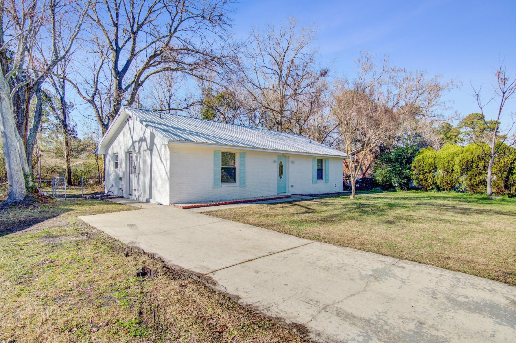 141 Pawley Dr, Summerville, SC 29483-6227