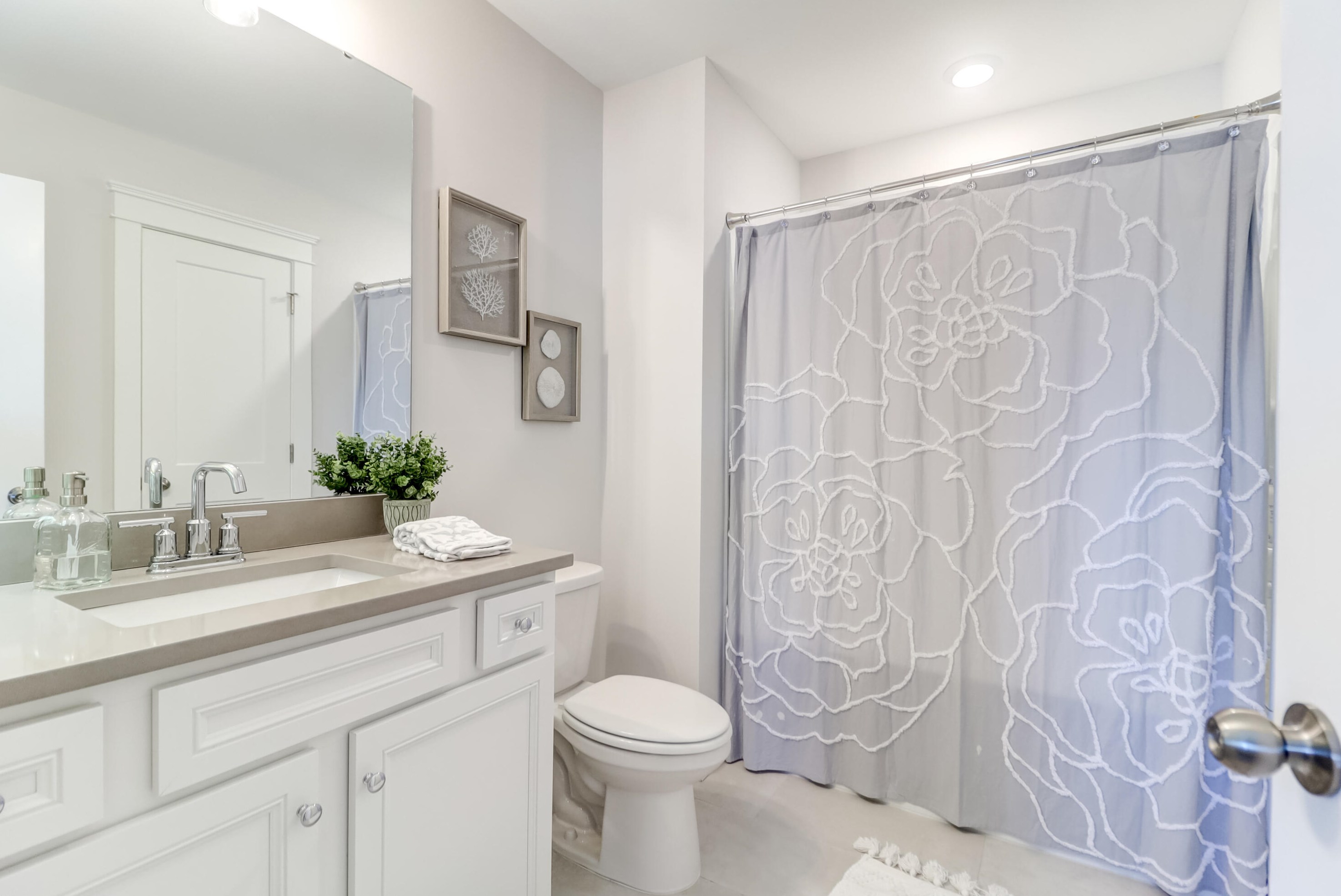 4566 Mixson Ave, Charleston SC  29405-5110 exterior