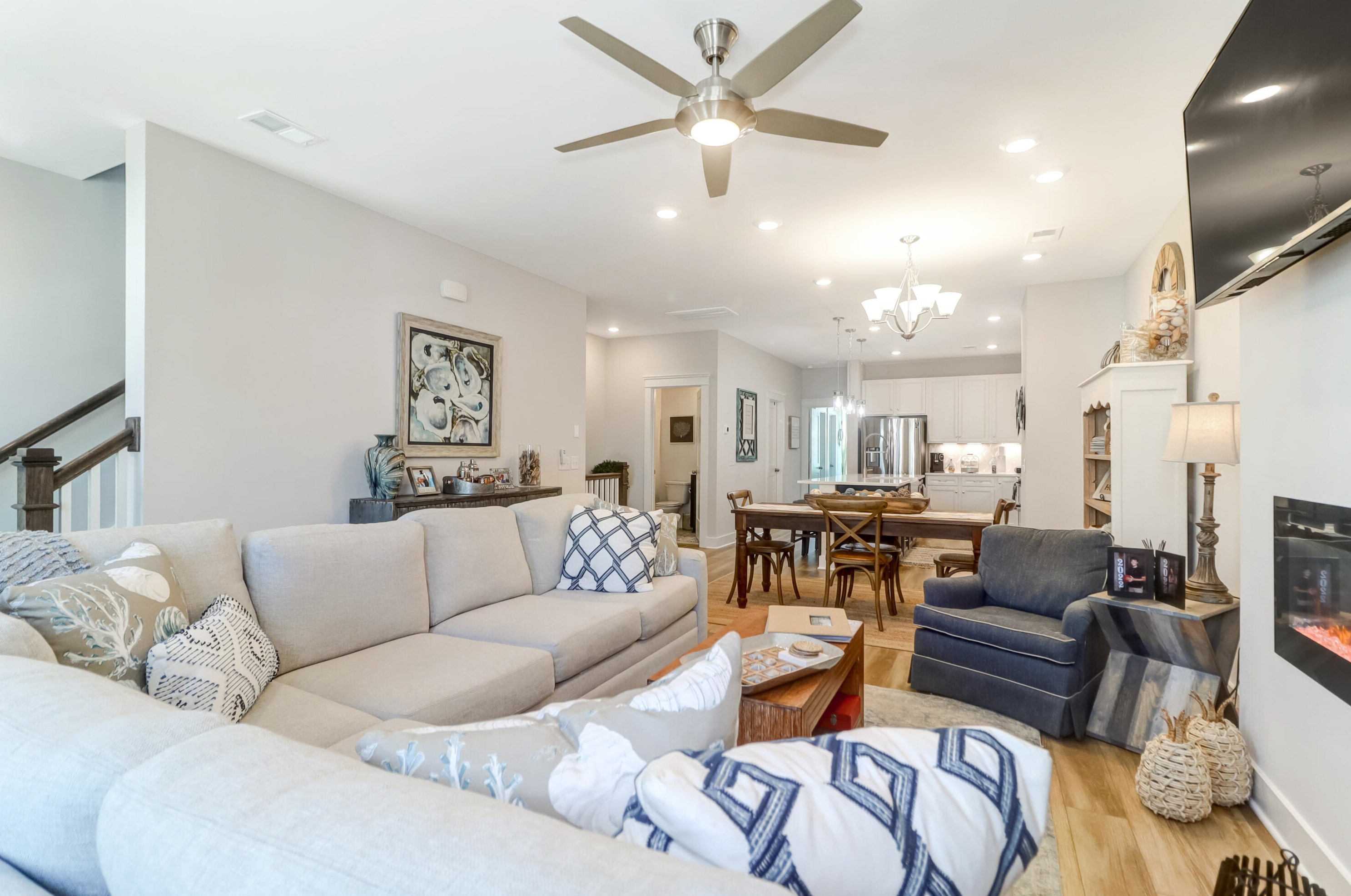 4566 Mixson Ave, Charleston SC  29405-5110 exterior
