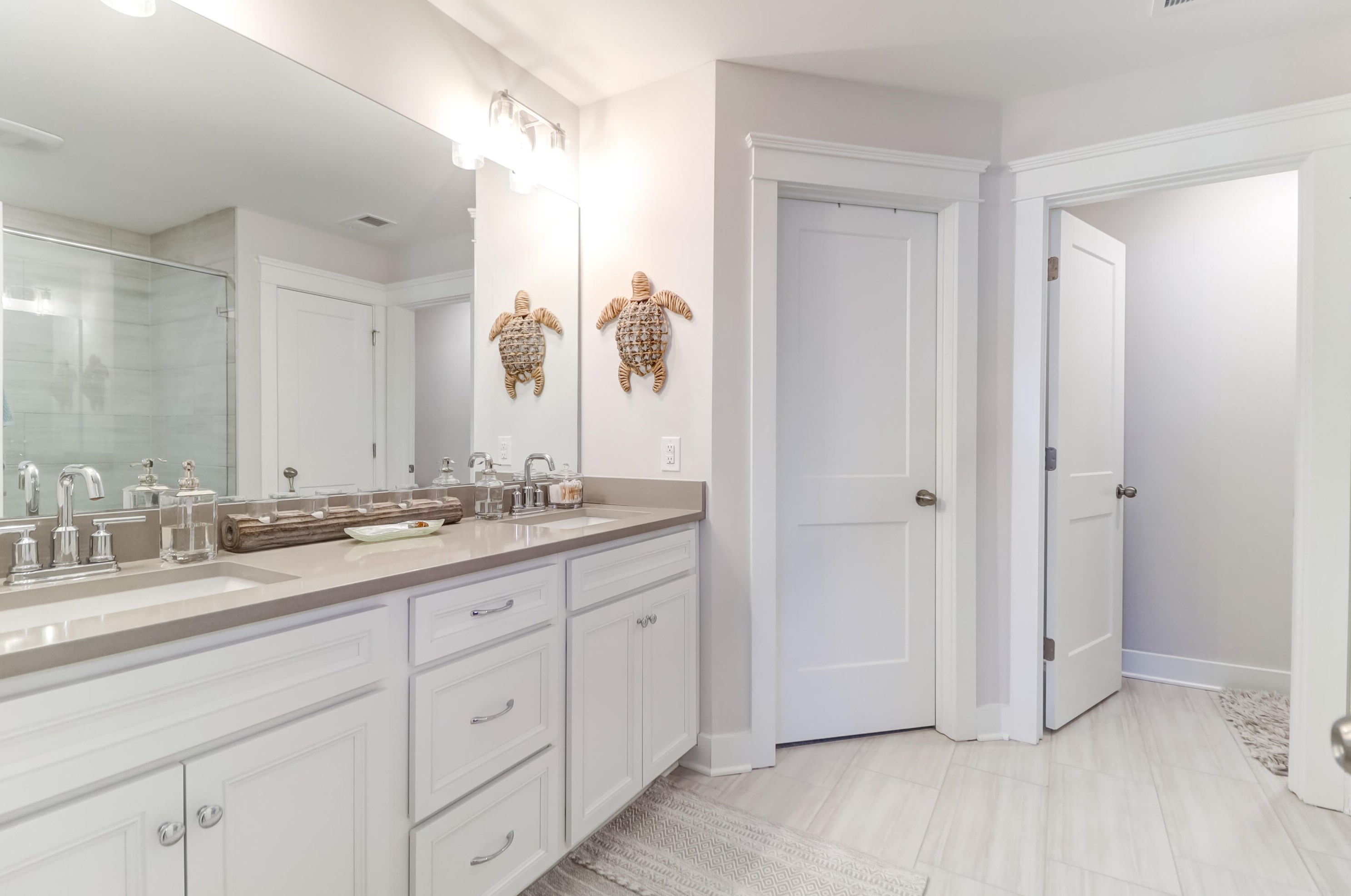4566 Mixson Ave, Charleston SC  29405-5110 exterior