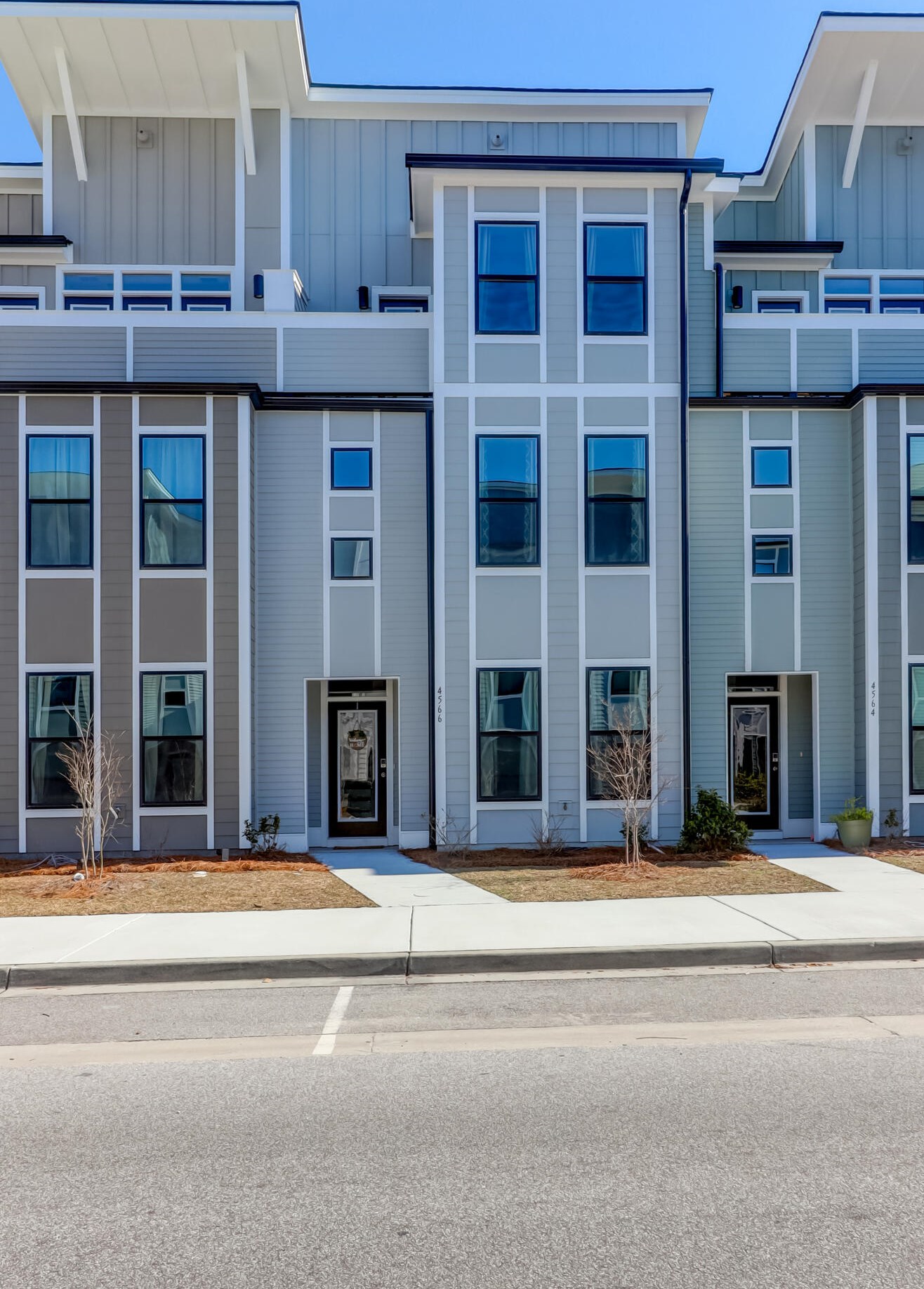 4566 Mixson Ave, Charleston SC  29405-5110 exterior