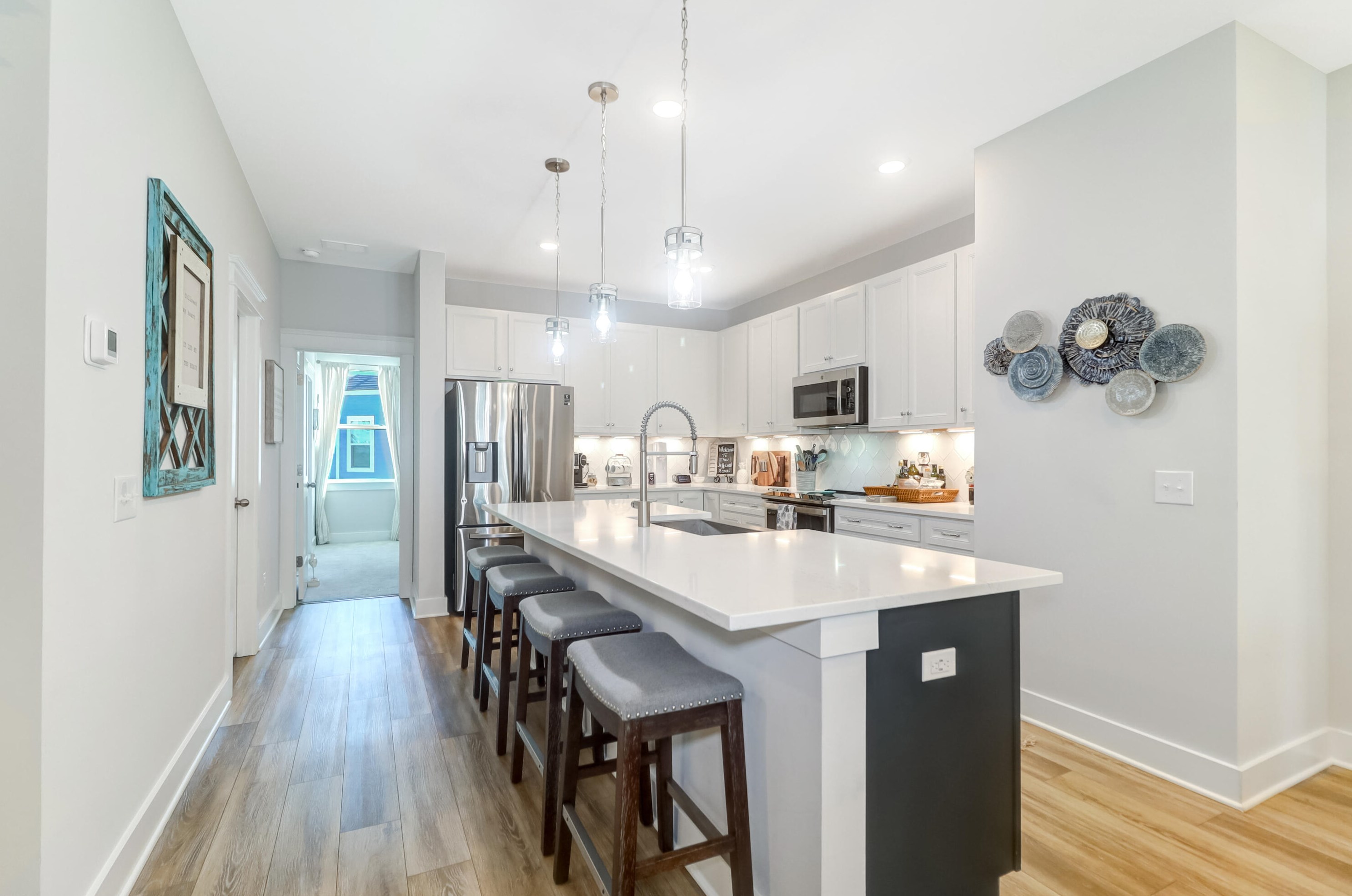 4566 Mixson Ave, Charleston SC  29405-5110 exterior