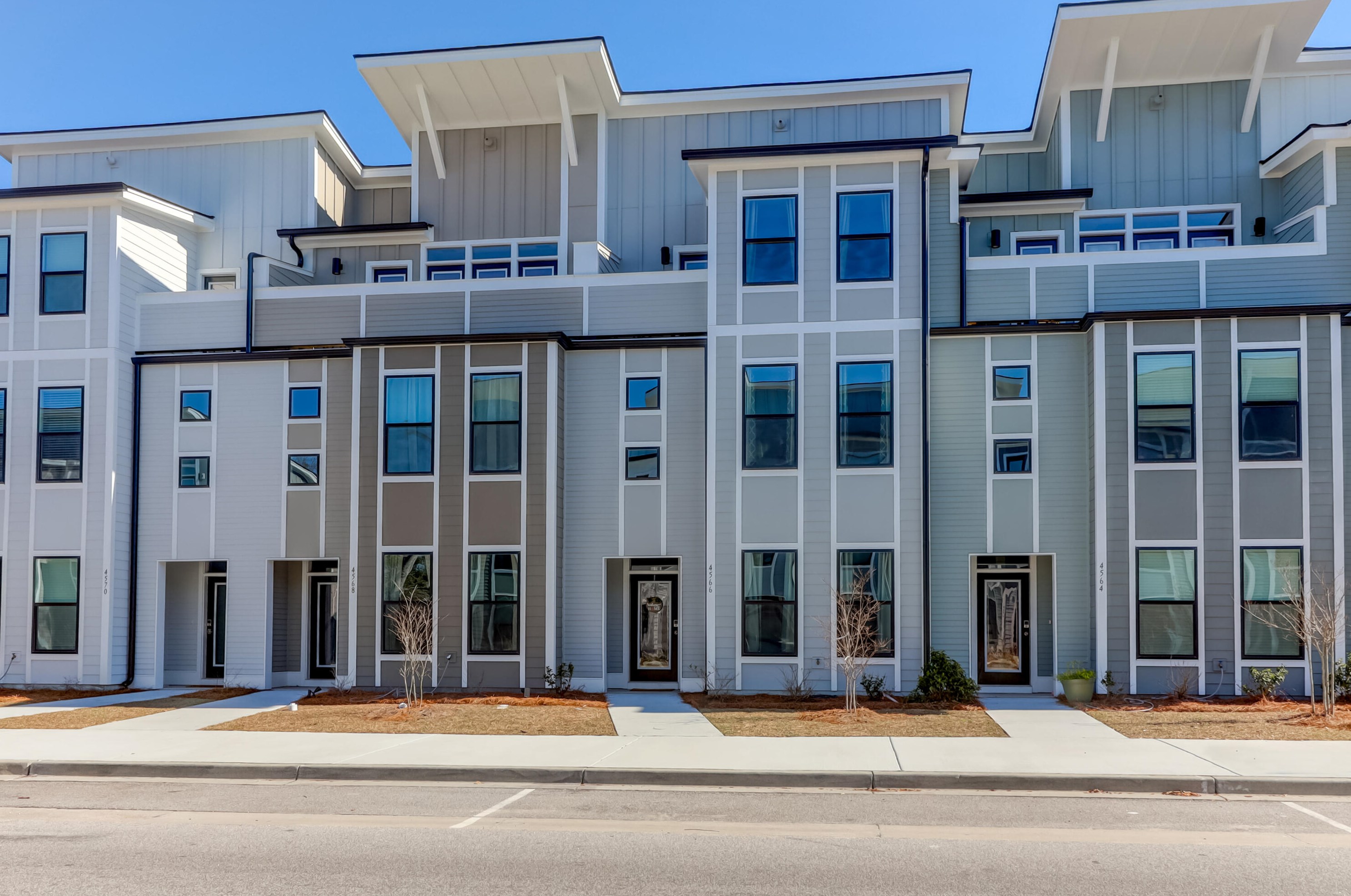 4566 Mixson Ave, Charleston SC  29405-5110 exterior