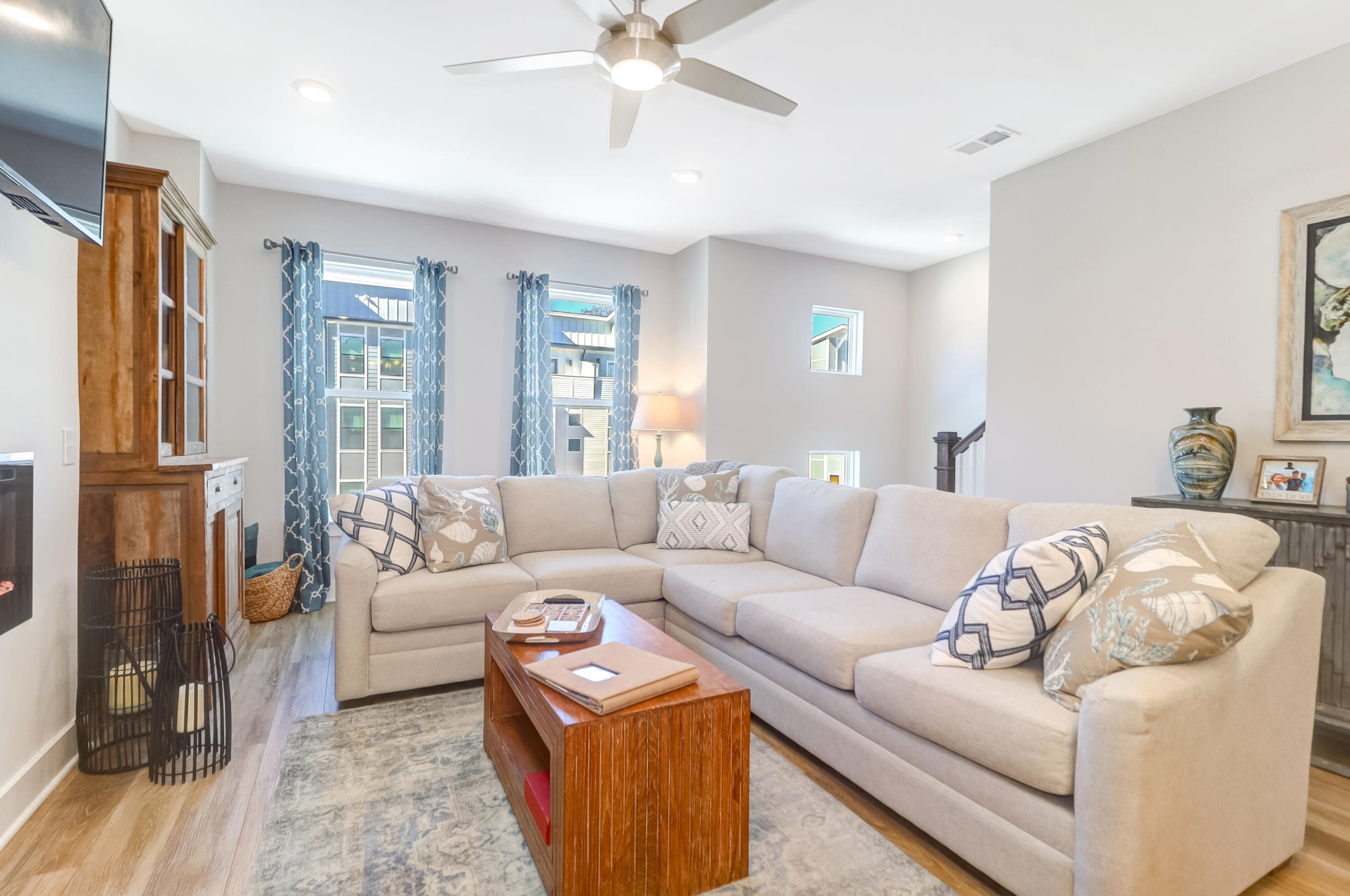 4566 Mixson Ave, Charleston SC  29405-5110 exterior