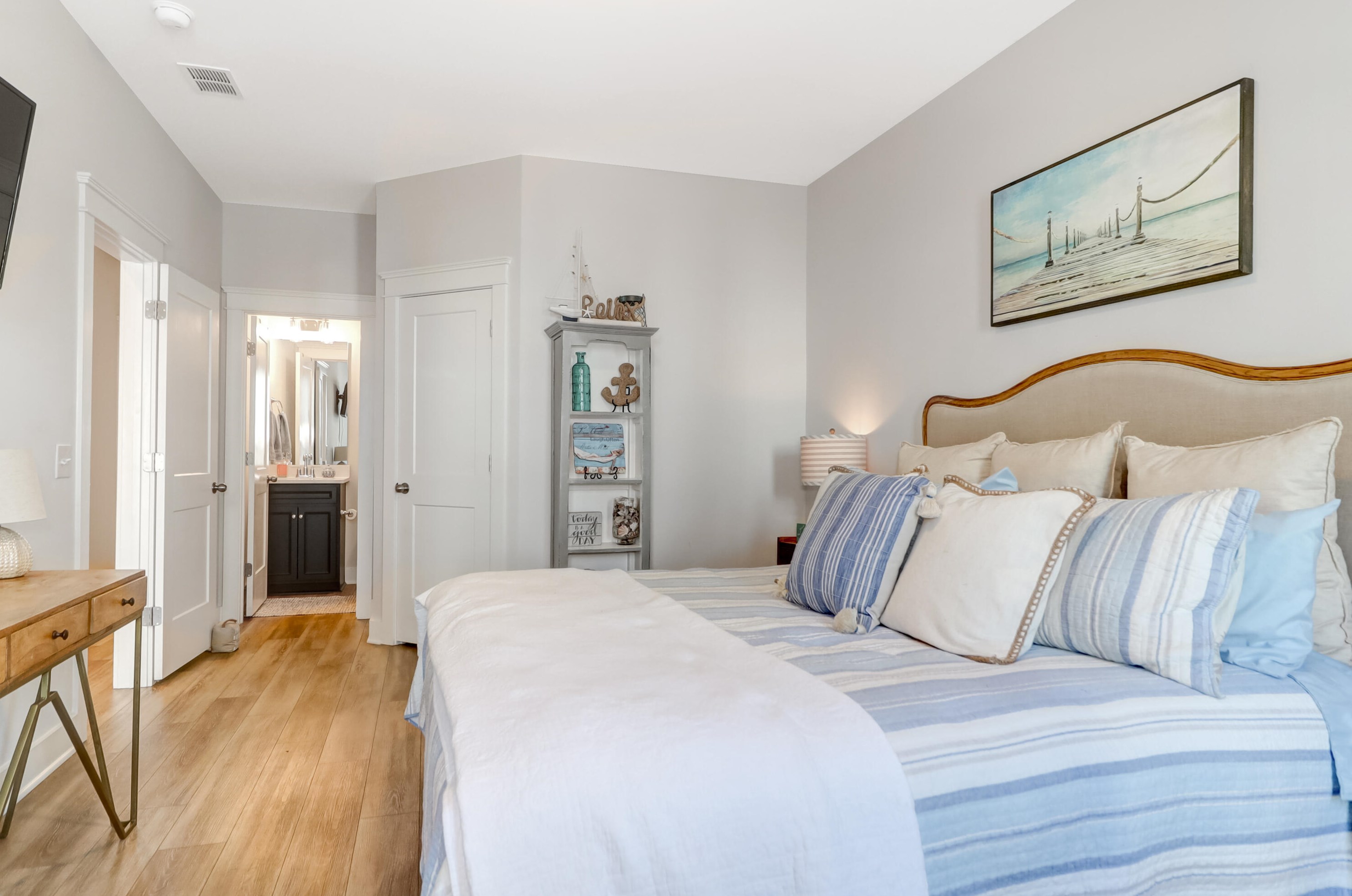 4566 Mixson Ave, Charleston SC  29405-5110 exterior