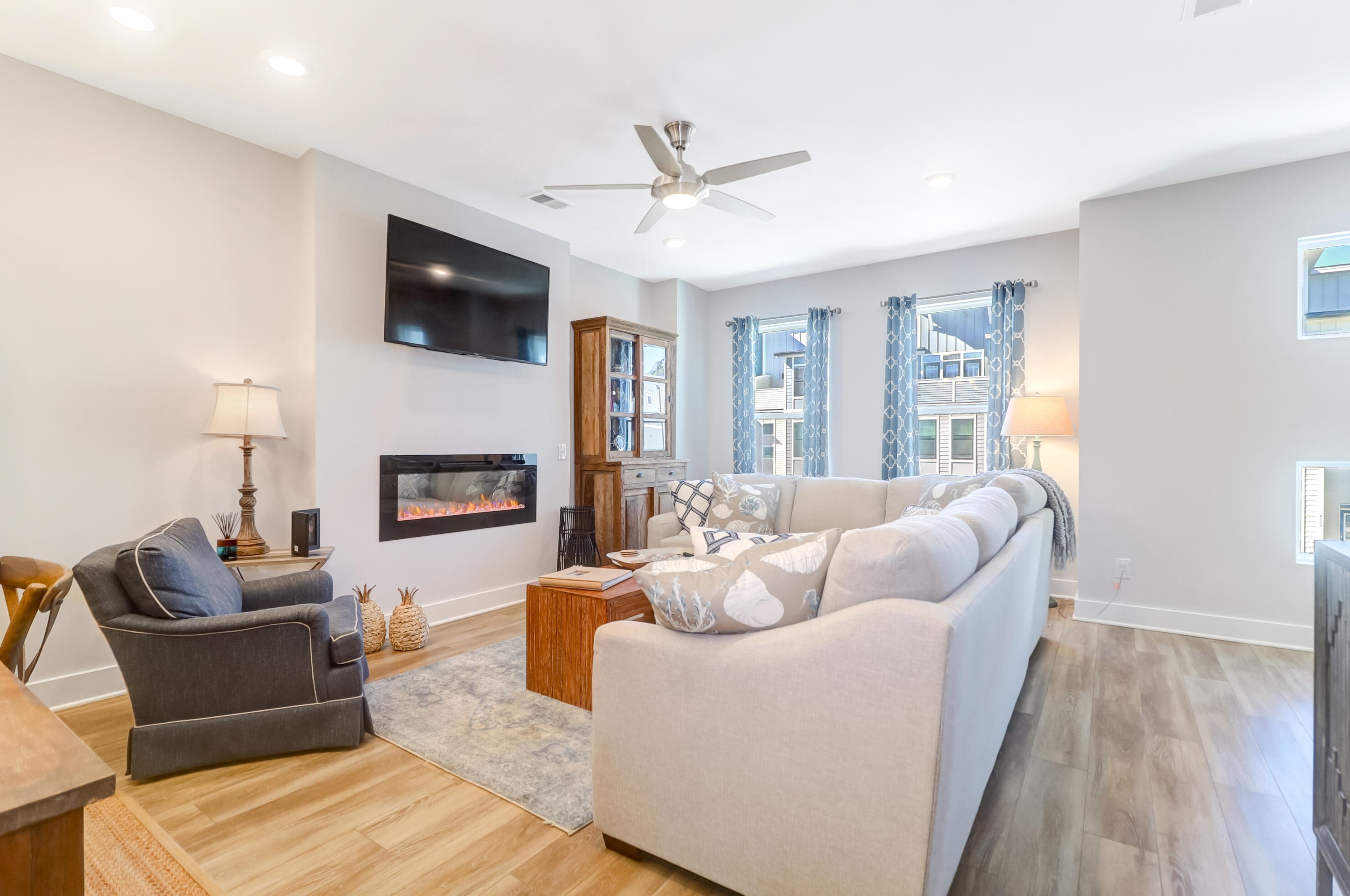 4566 Mixson Ave, Charleston SC  29405-5110 exterior