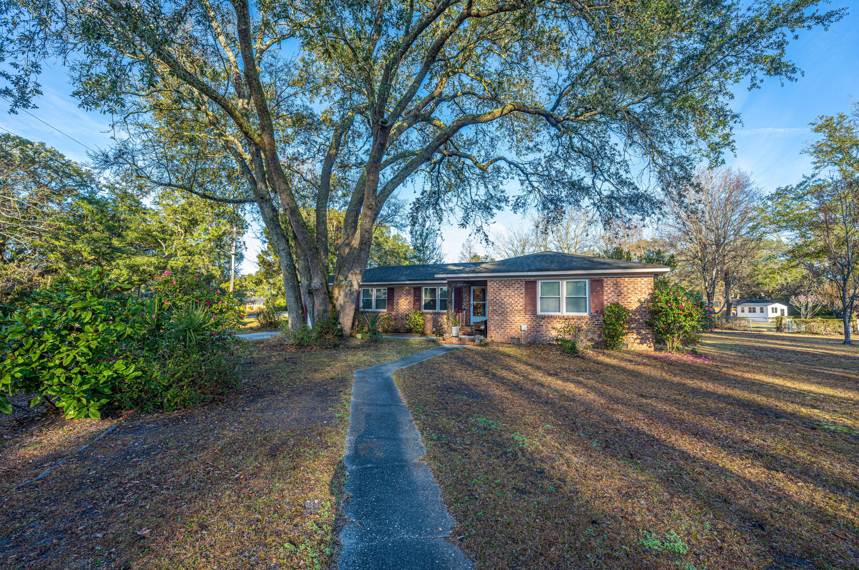886 Stiles Dr, Charleston, SC 29412-5068