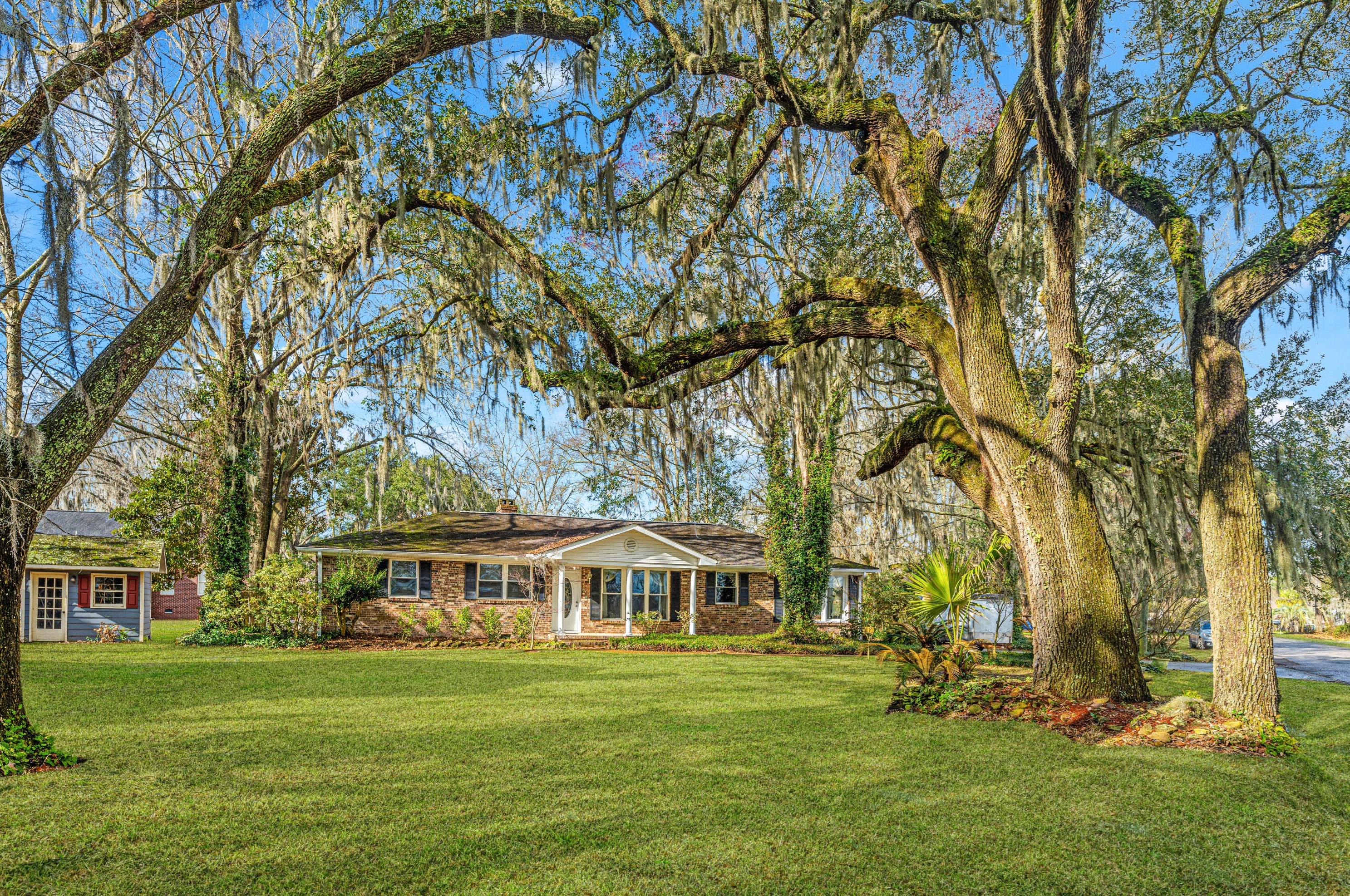 1810 Perch Rd, Moncks Corner, SC 29461-7041