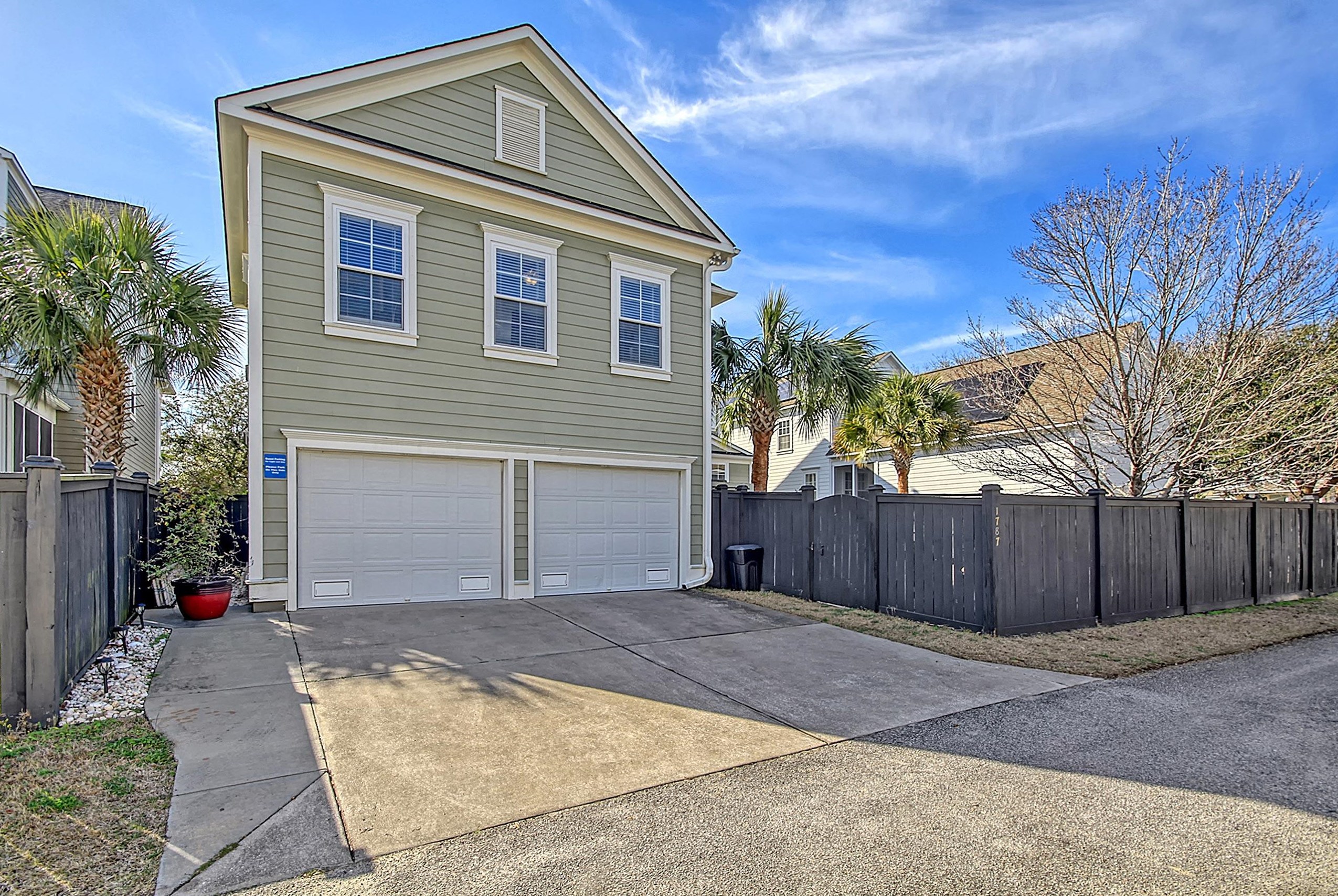 1787 Pierce St, Charleston SC  29492-8476 exterior