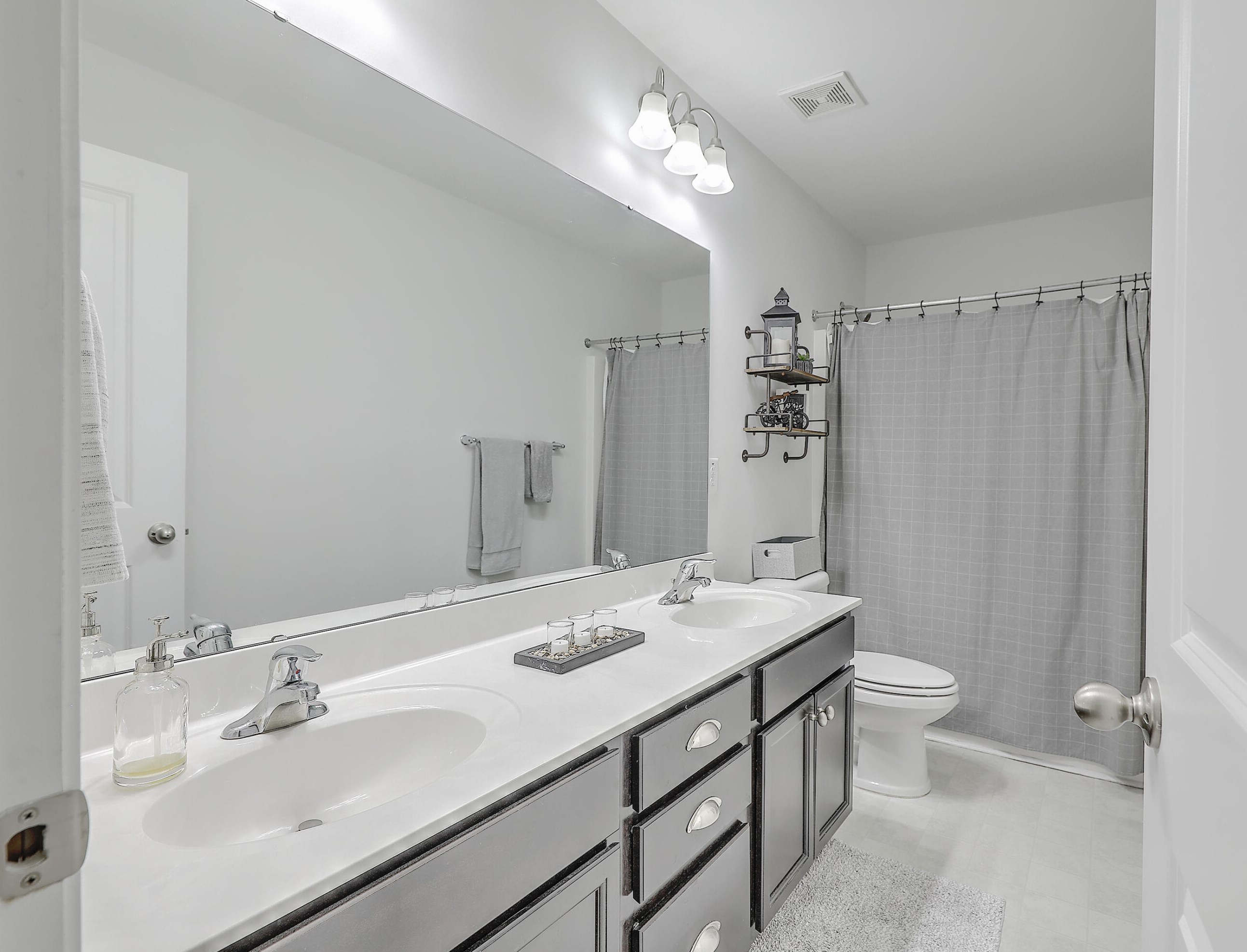 533 Pendleton Dr, Moncks Corner SC  29461-8872 exterior