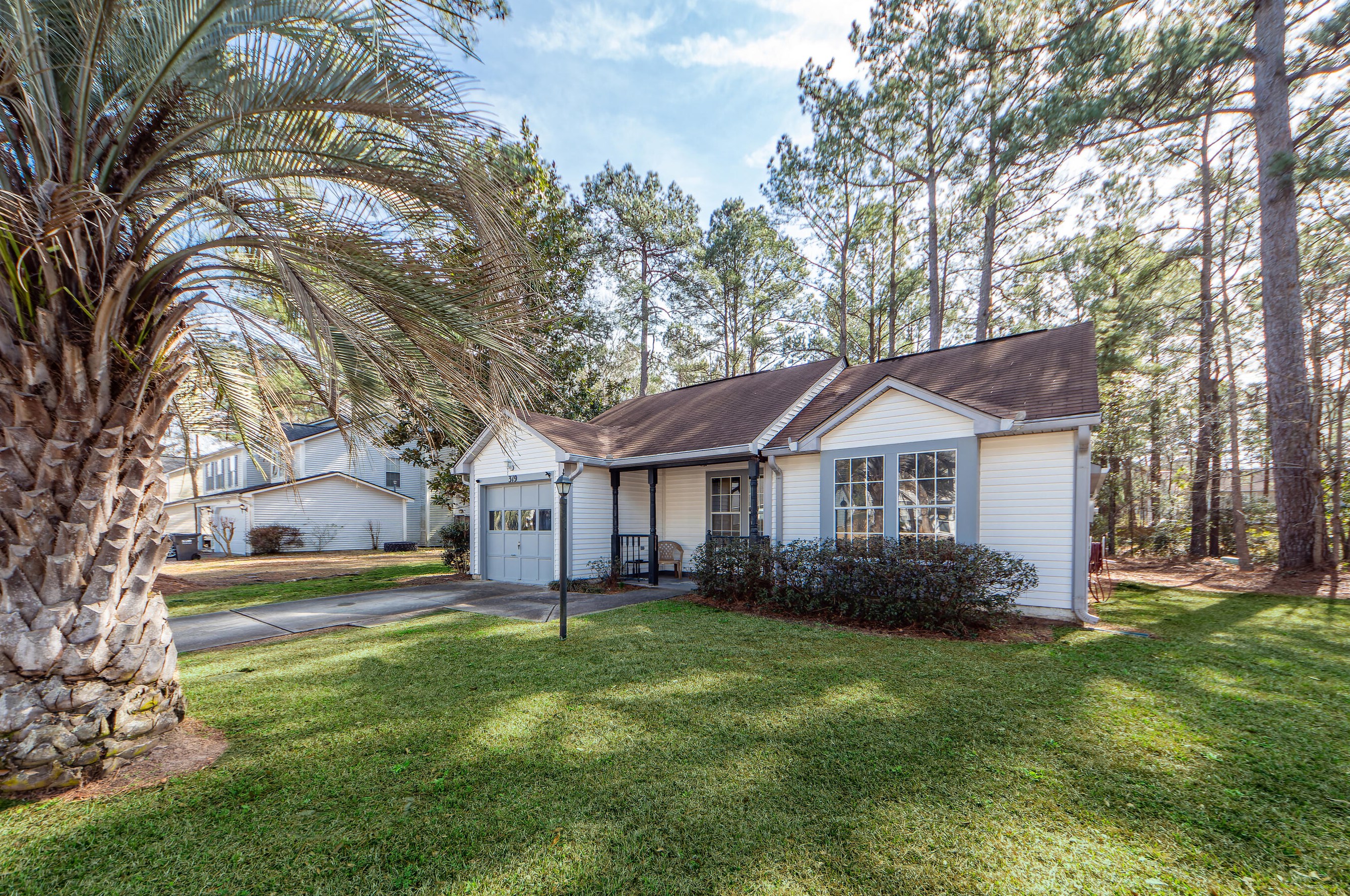 319 Damascus Dr, Summerville, SC 29483-9279