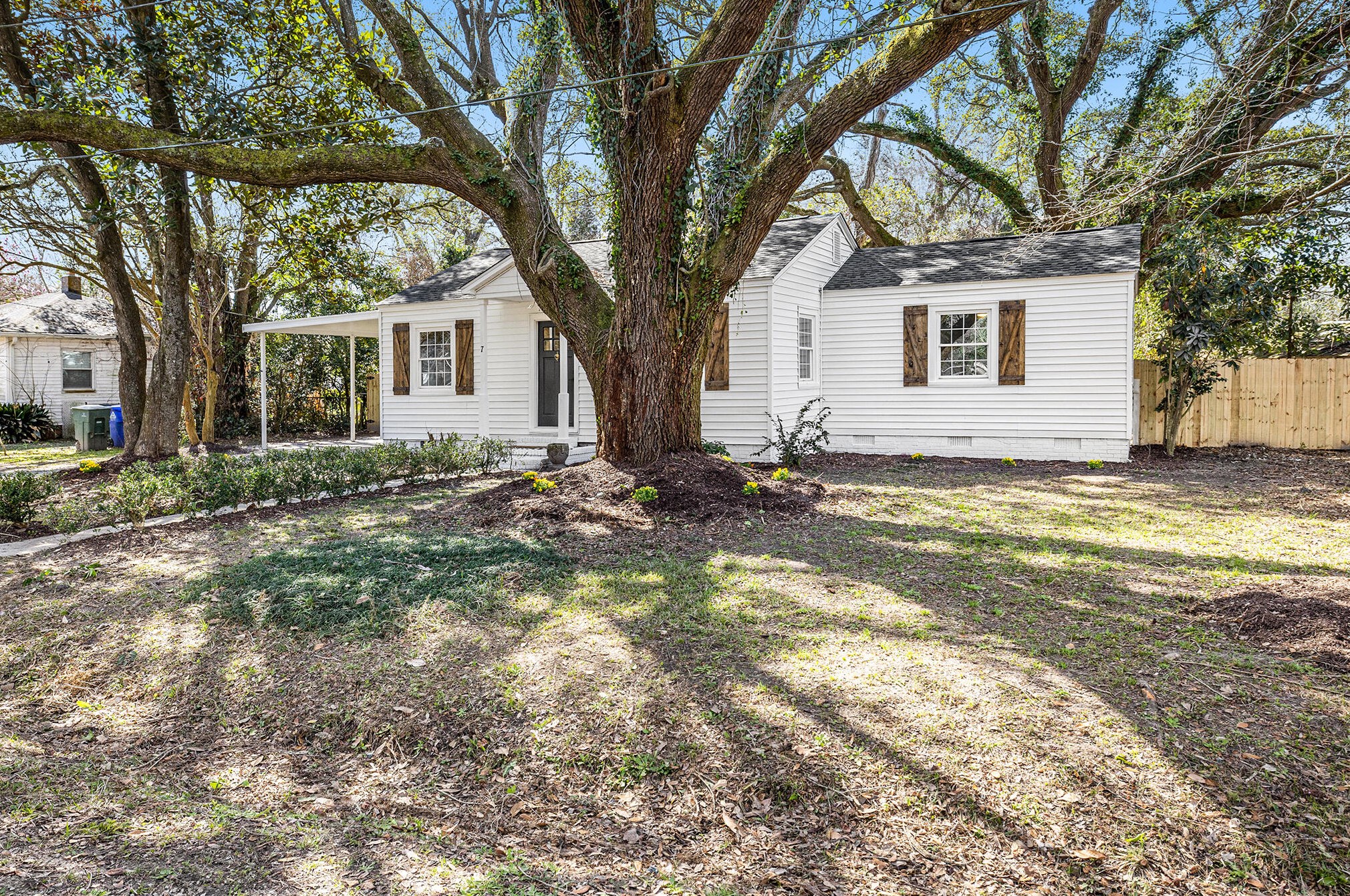 7 Jerry Dr, Charleston, SC 29407-6734