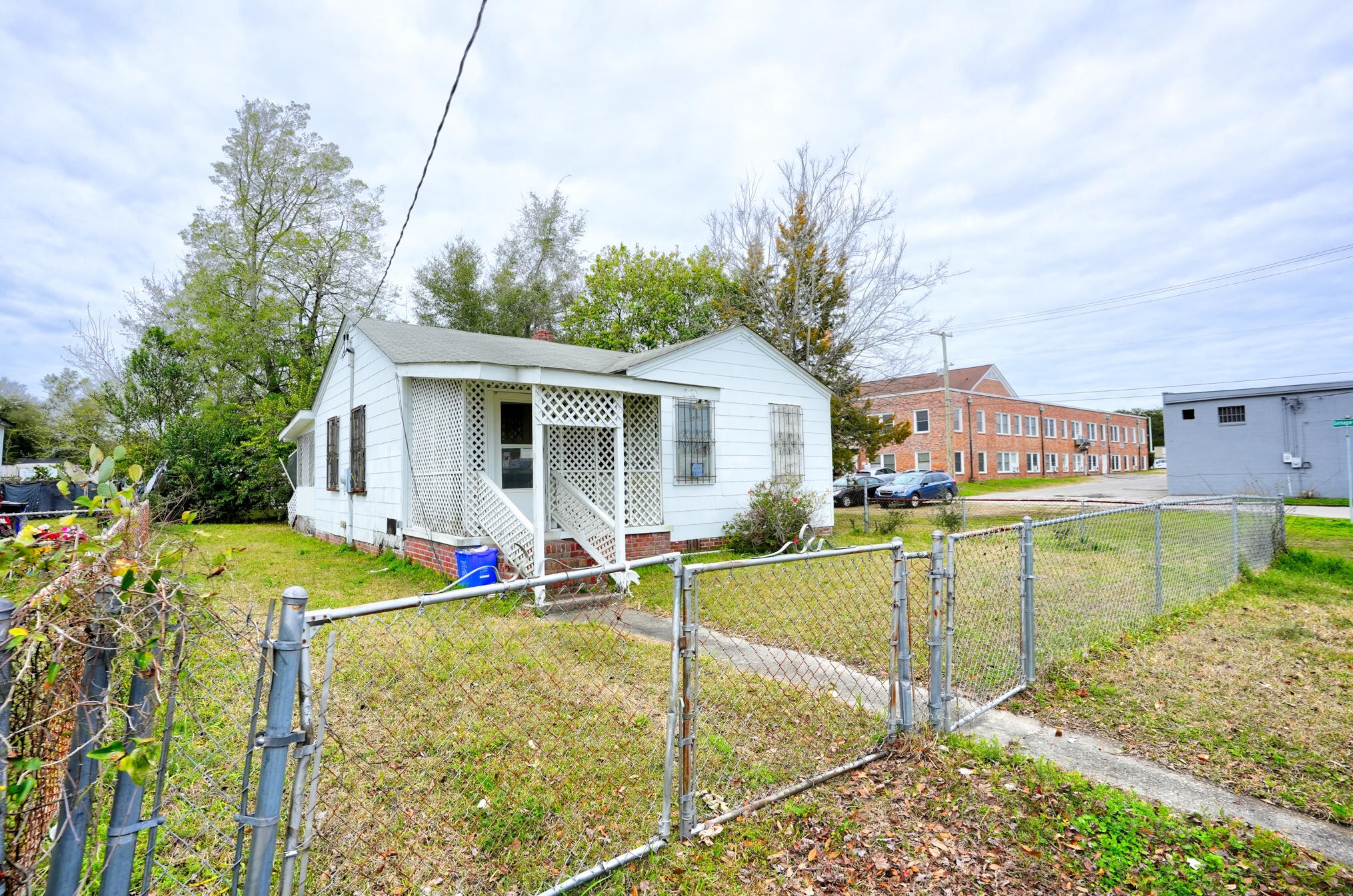 2120 Victory Ave, Charleston, SC 29405-7762