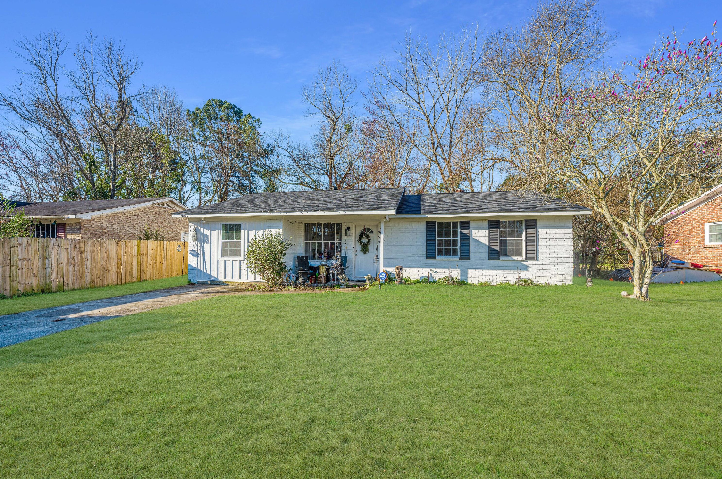 107 Bee St, Summerville SC  29483-2507 exterior