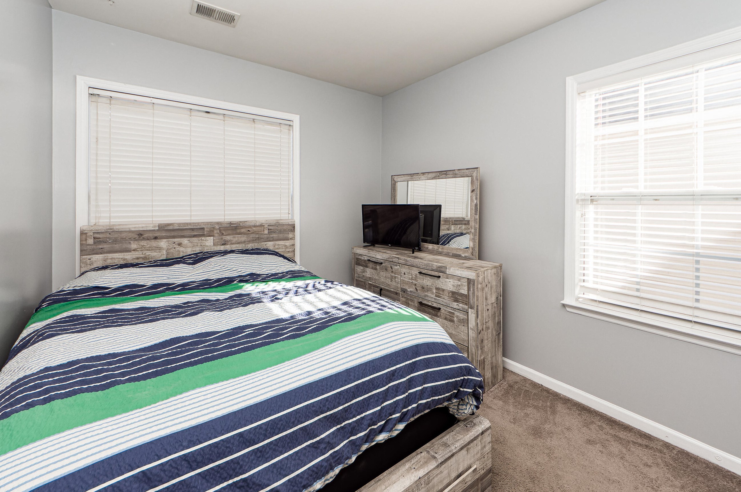 208 Dandelion St, Summerville SC  29483-5556 exterior