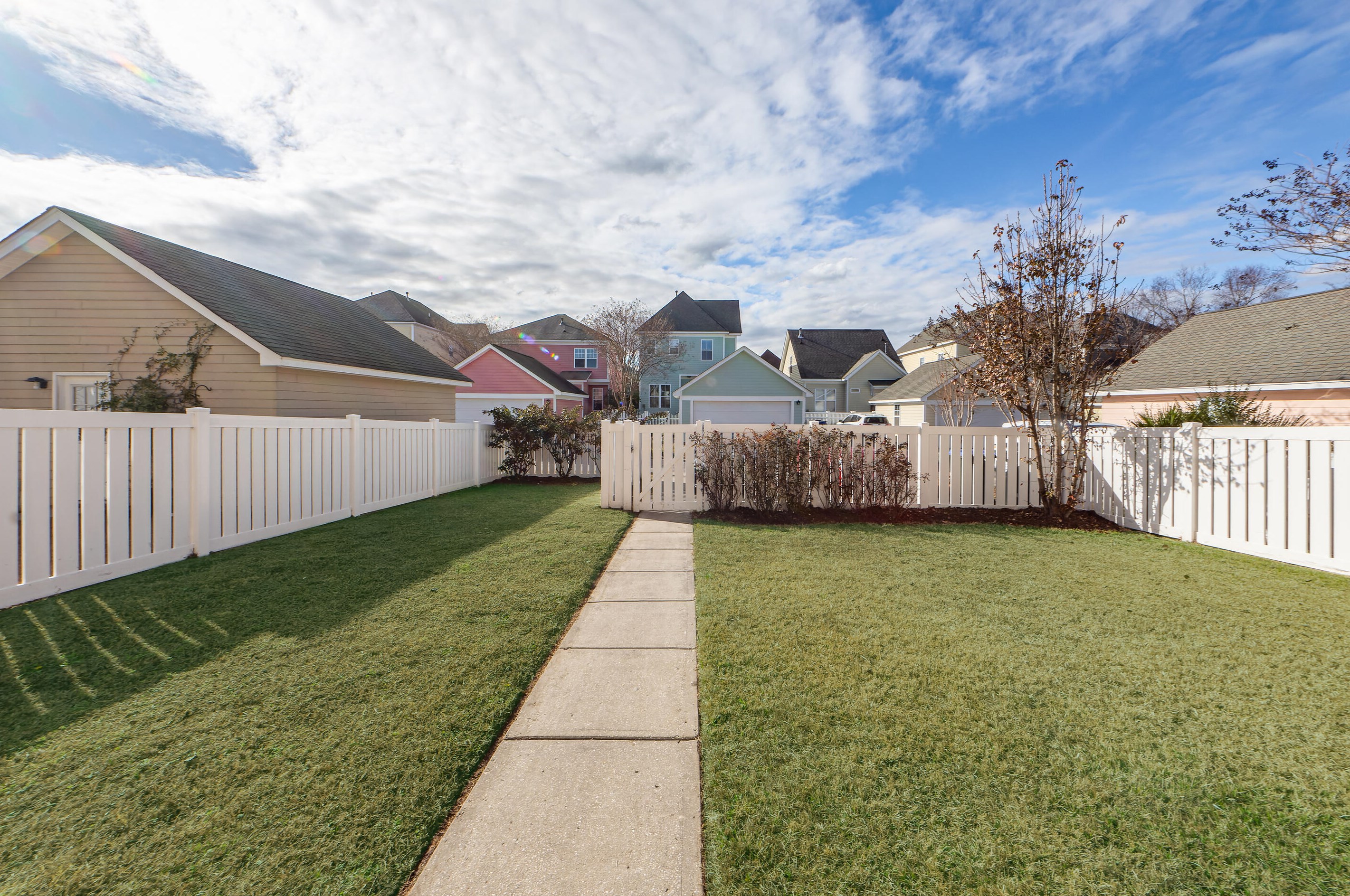 208 Dandelion St, Summerville SC  29483-5556 exterior