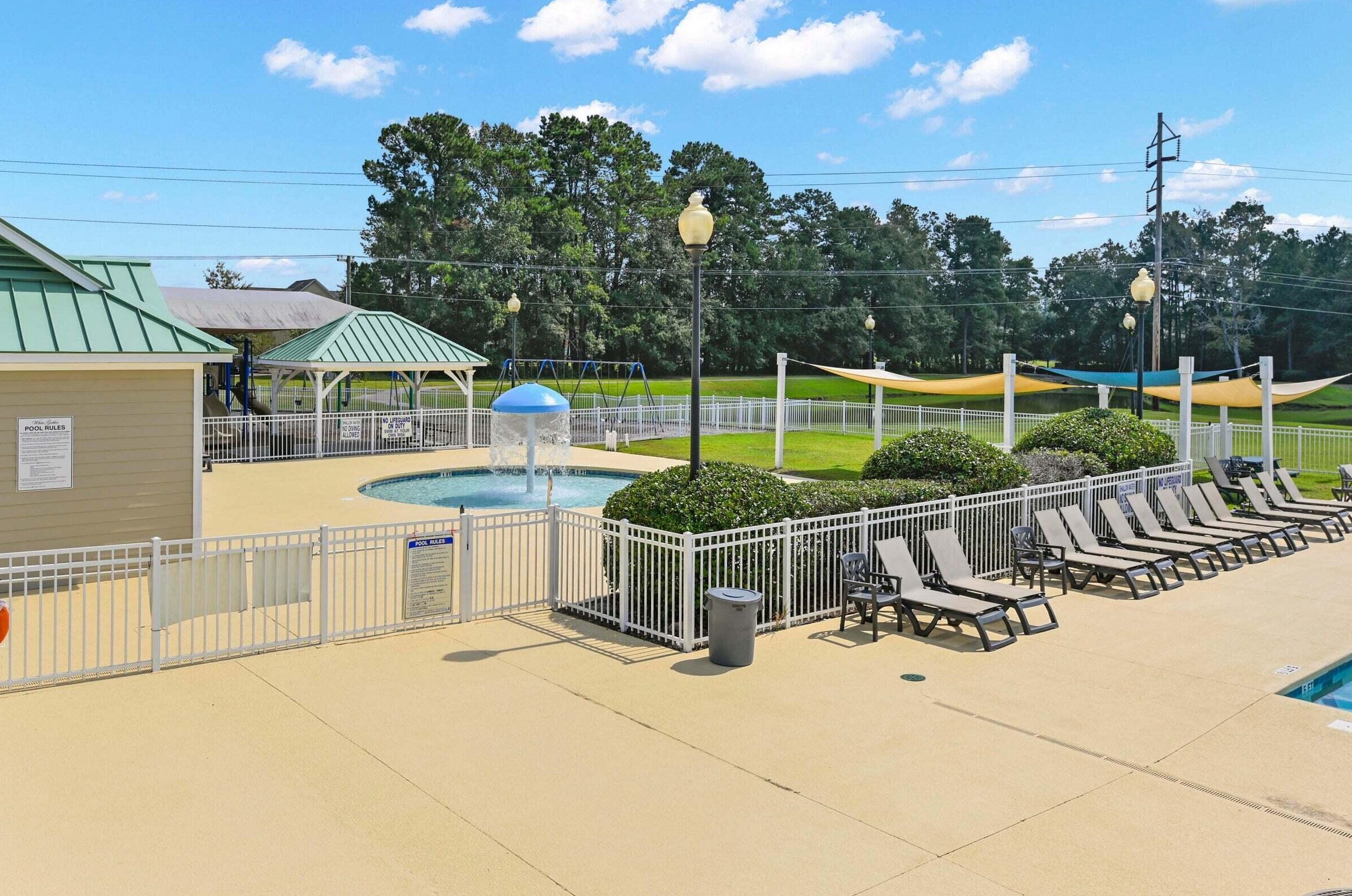 208 Dandelion St, Summerville SC  29483-5556 exterior