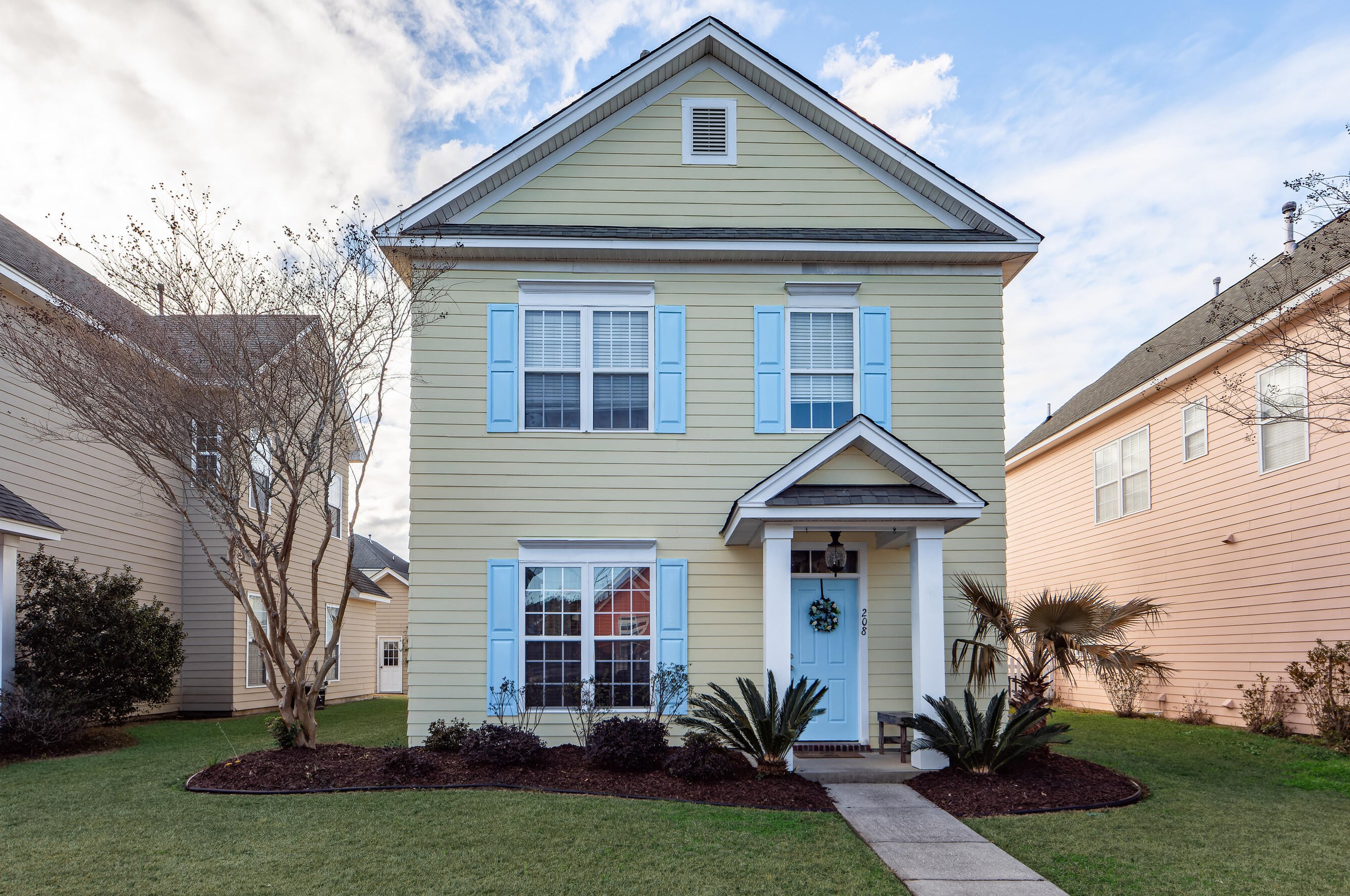 208 Dandelion St, Summerville SC  29483-5556 exterior