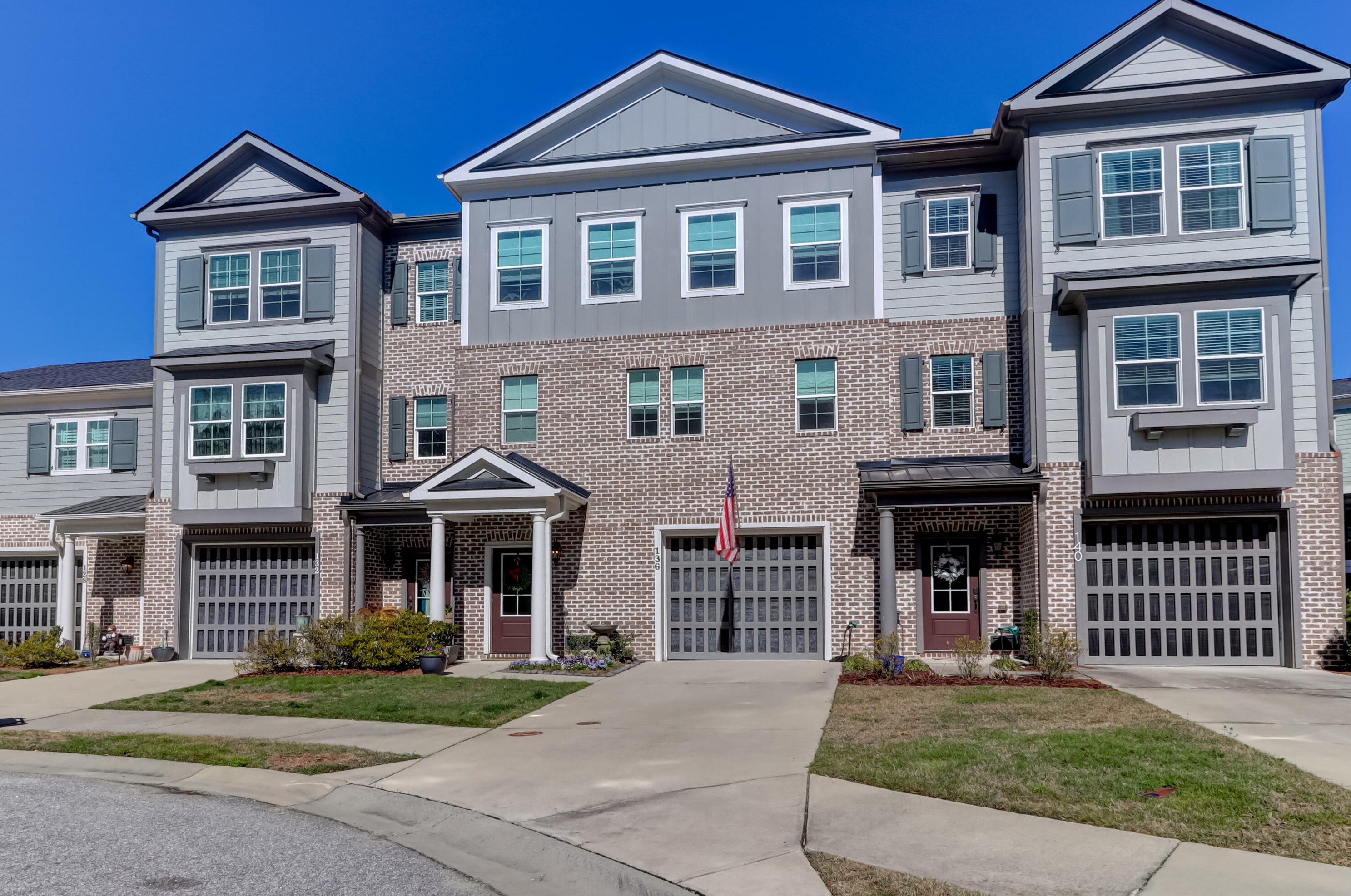 136 Slipper Shell Ct, Mount Pleasant, SC 29464