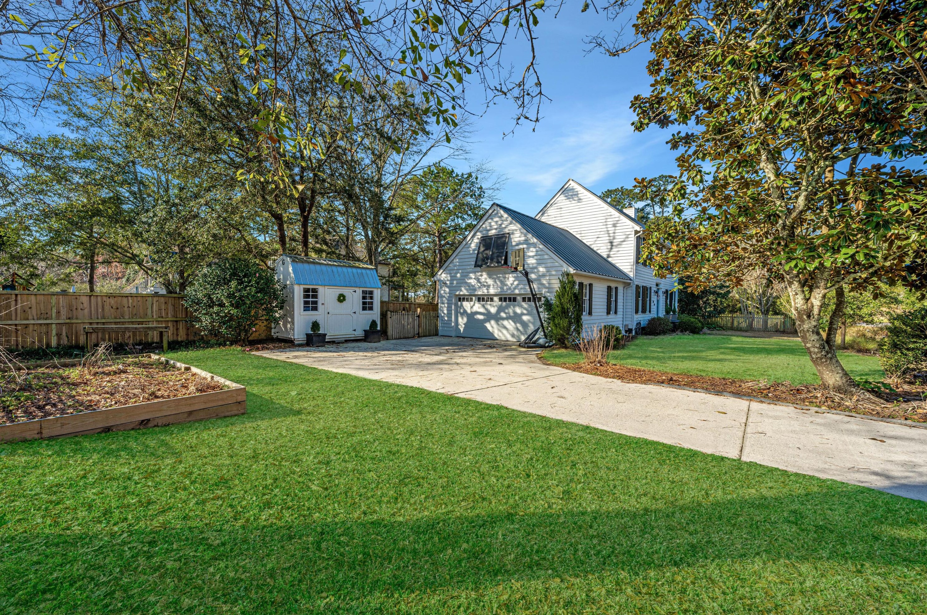 2211 Seroy St, Charleston SC  29412-2306 exterior