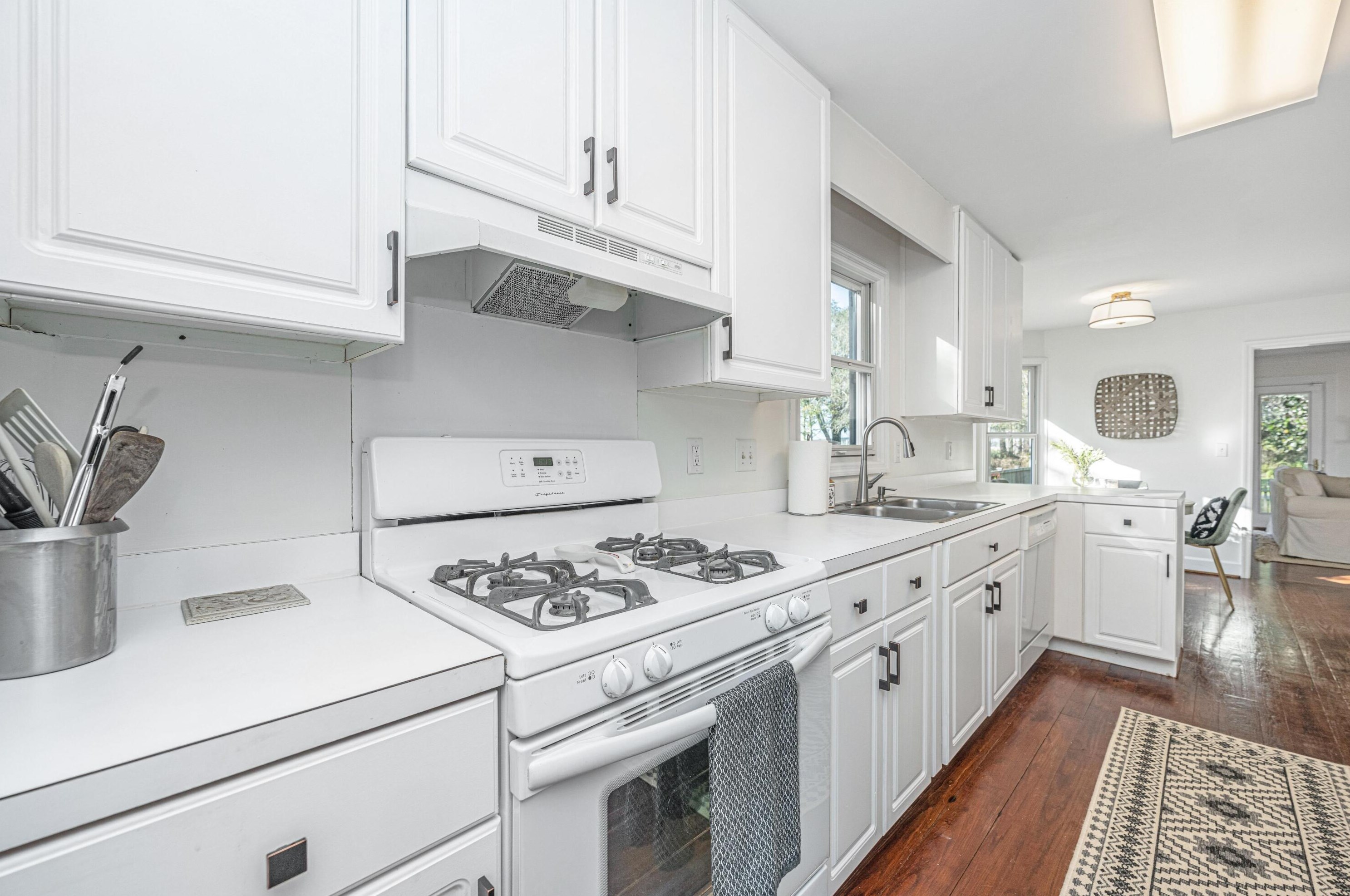 2211 Seroy St, Charleston SC  29412-2306 exterior