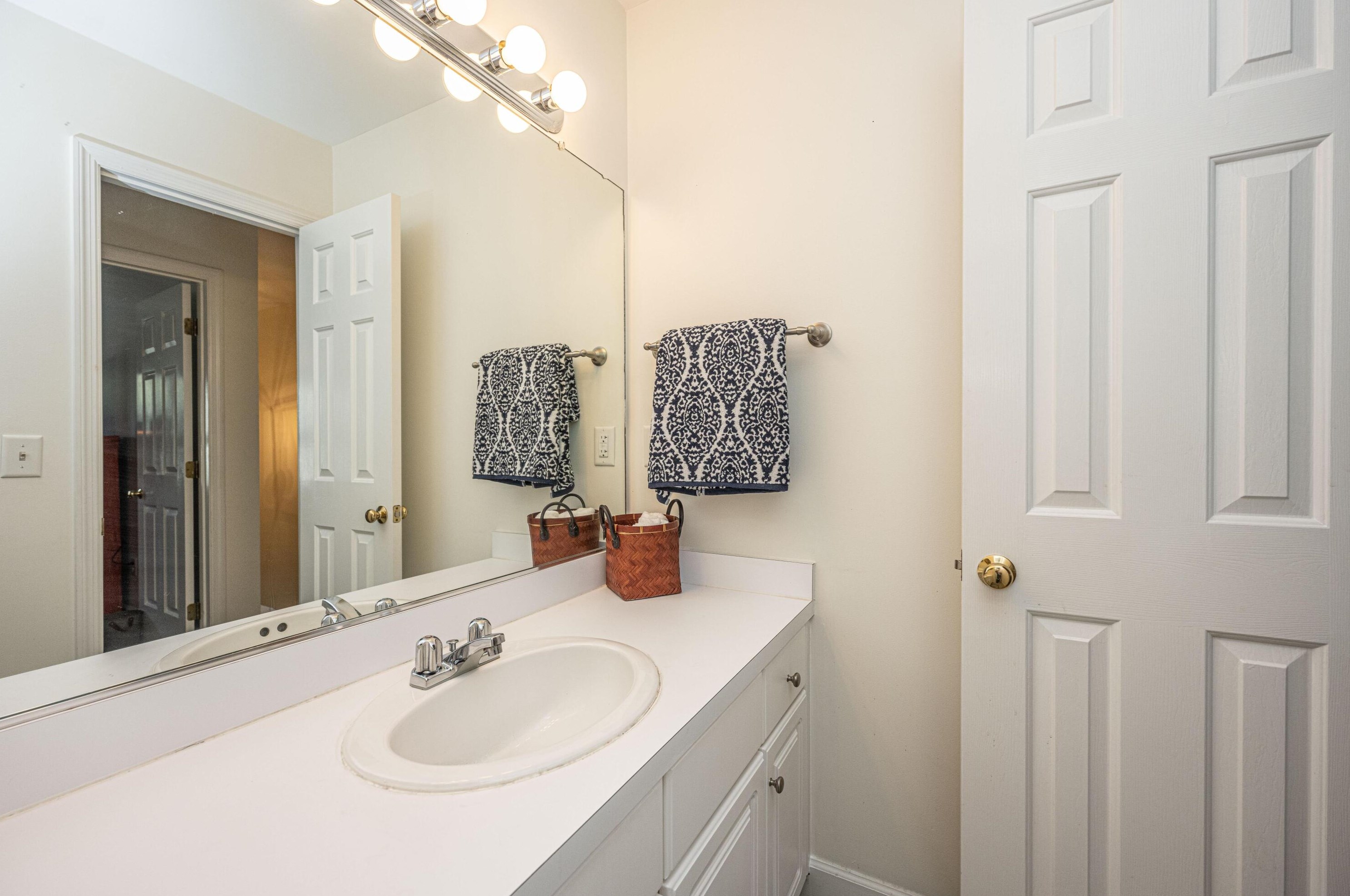 2211 Seroy St, Charleston SC  29412-2306 exterior