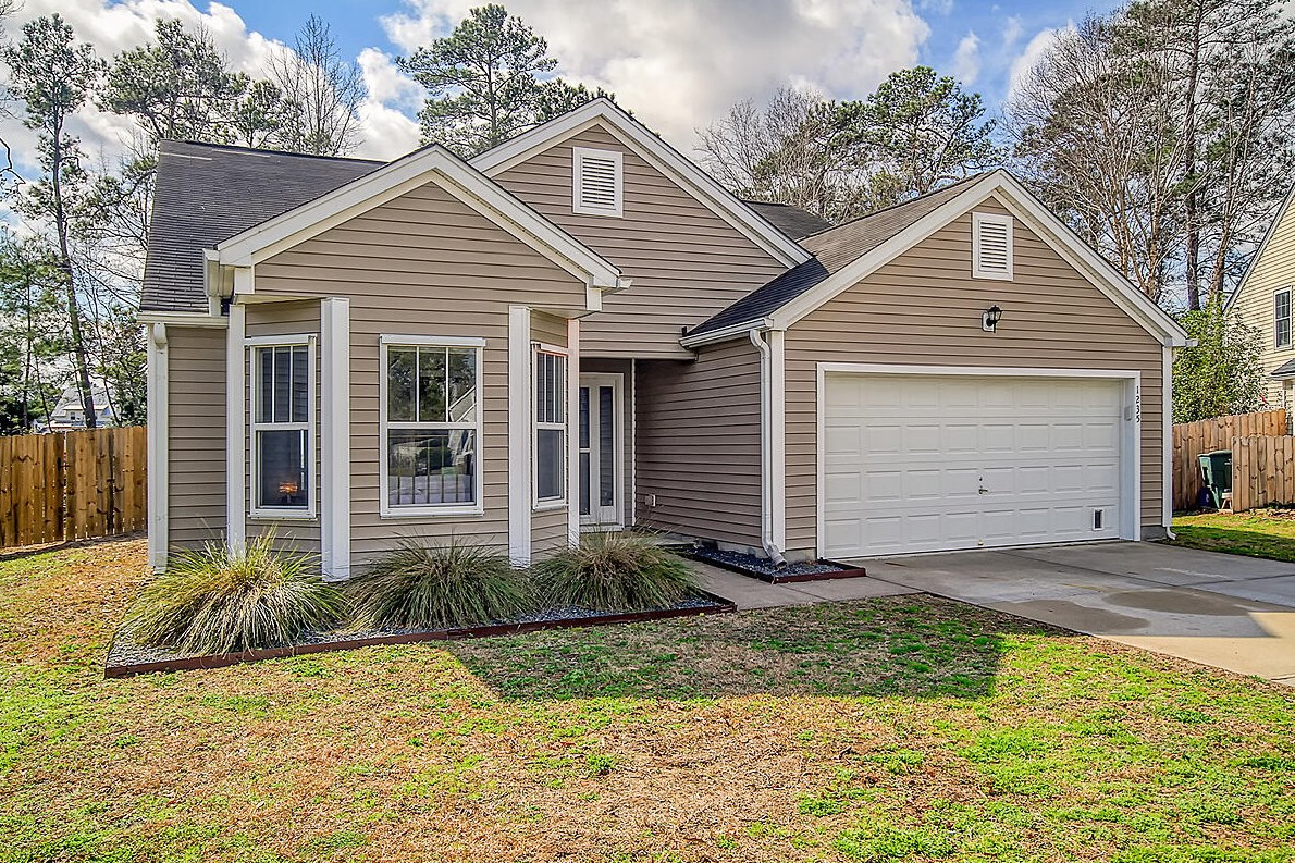 1235 Wando Shores Dr, Charleston, SC 29492-8155