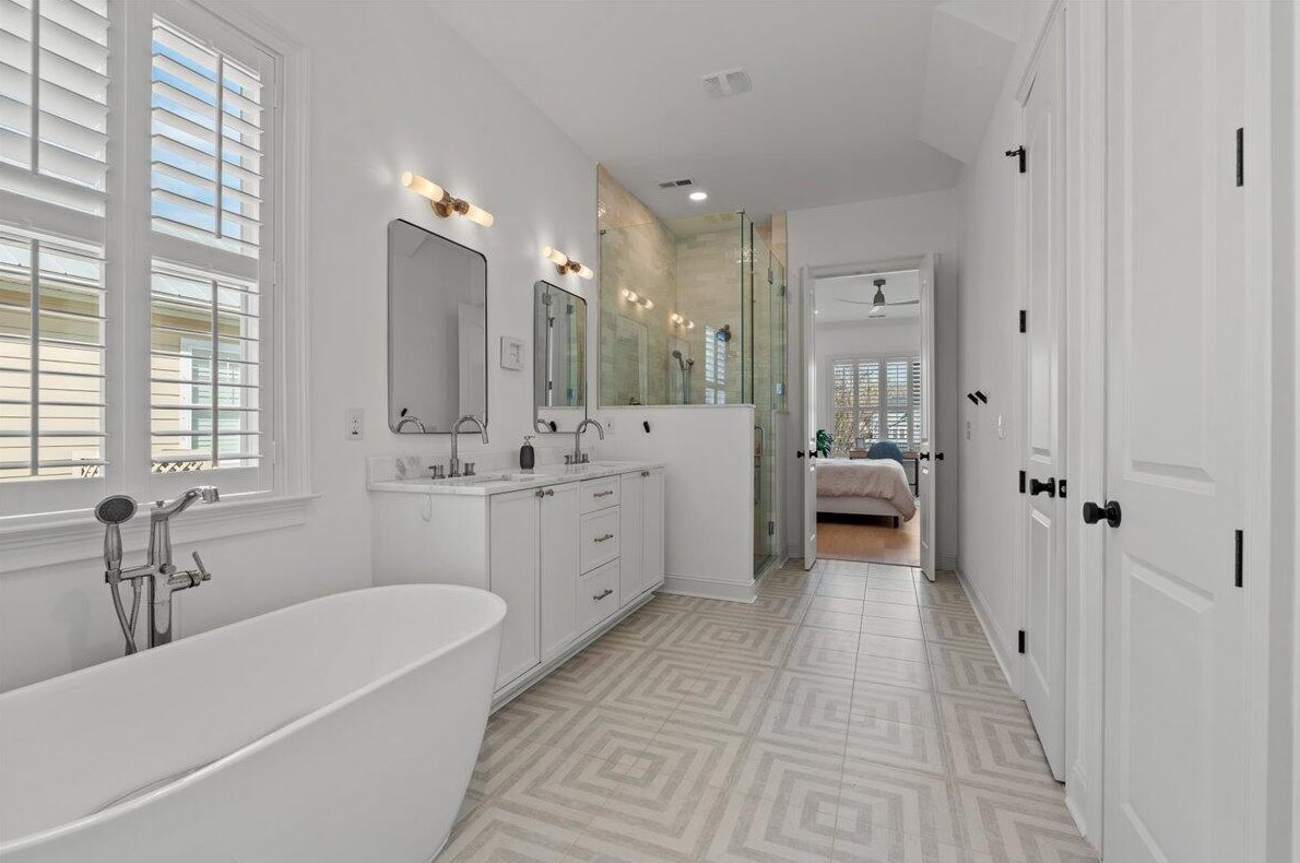 8037 Gibbon St, Charleston SC  29492-8351 exterior