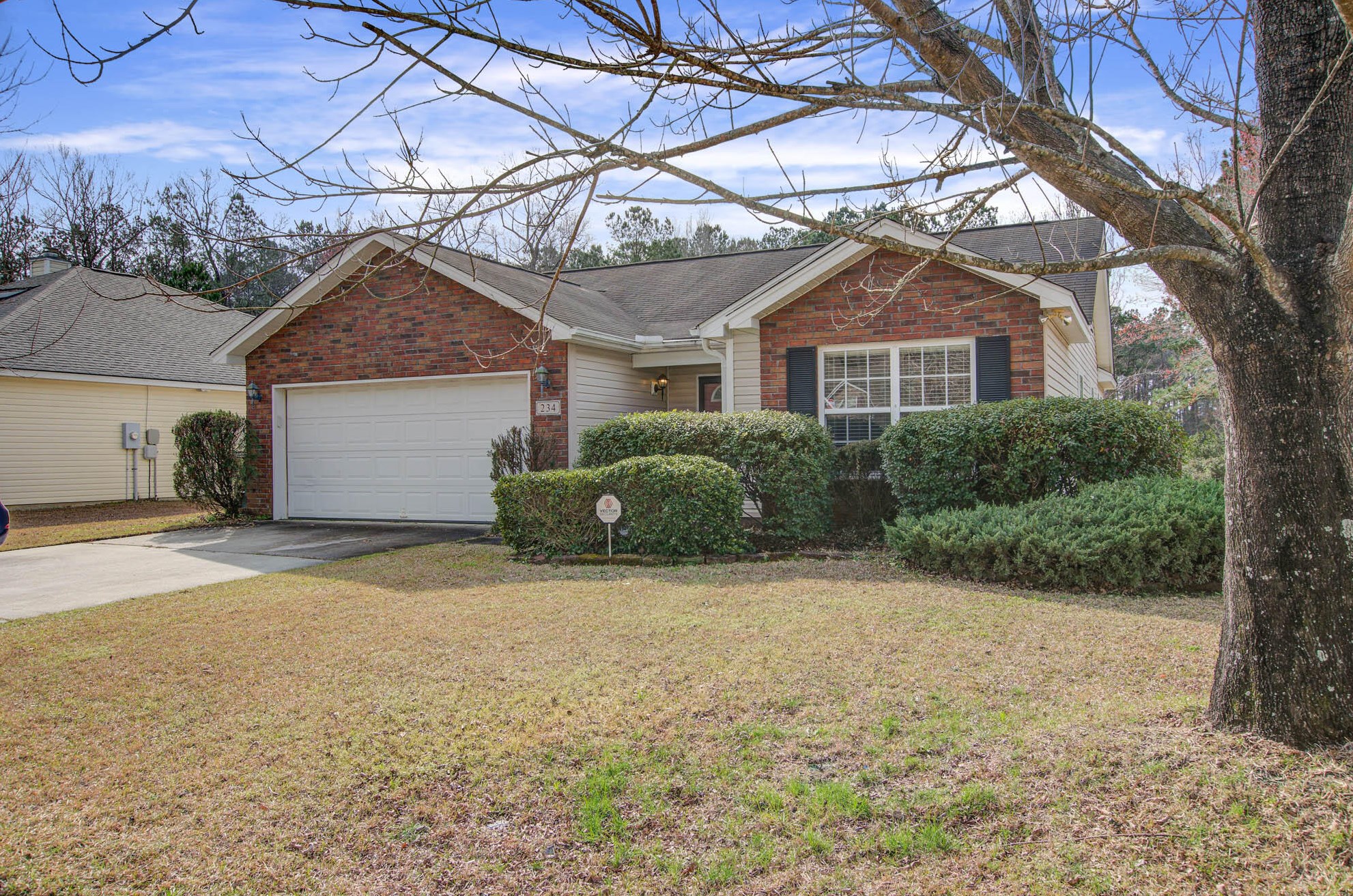 234 Everwood Ct, Moncks Corner, SC 29461
