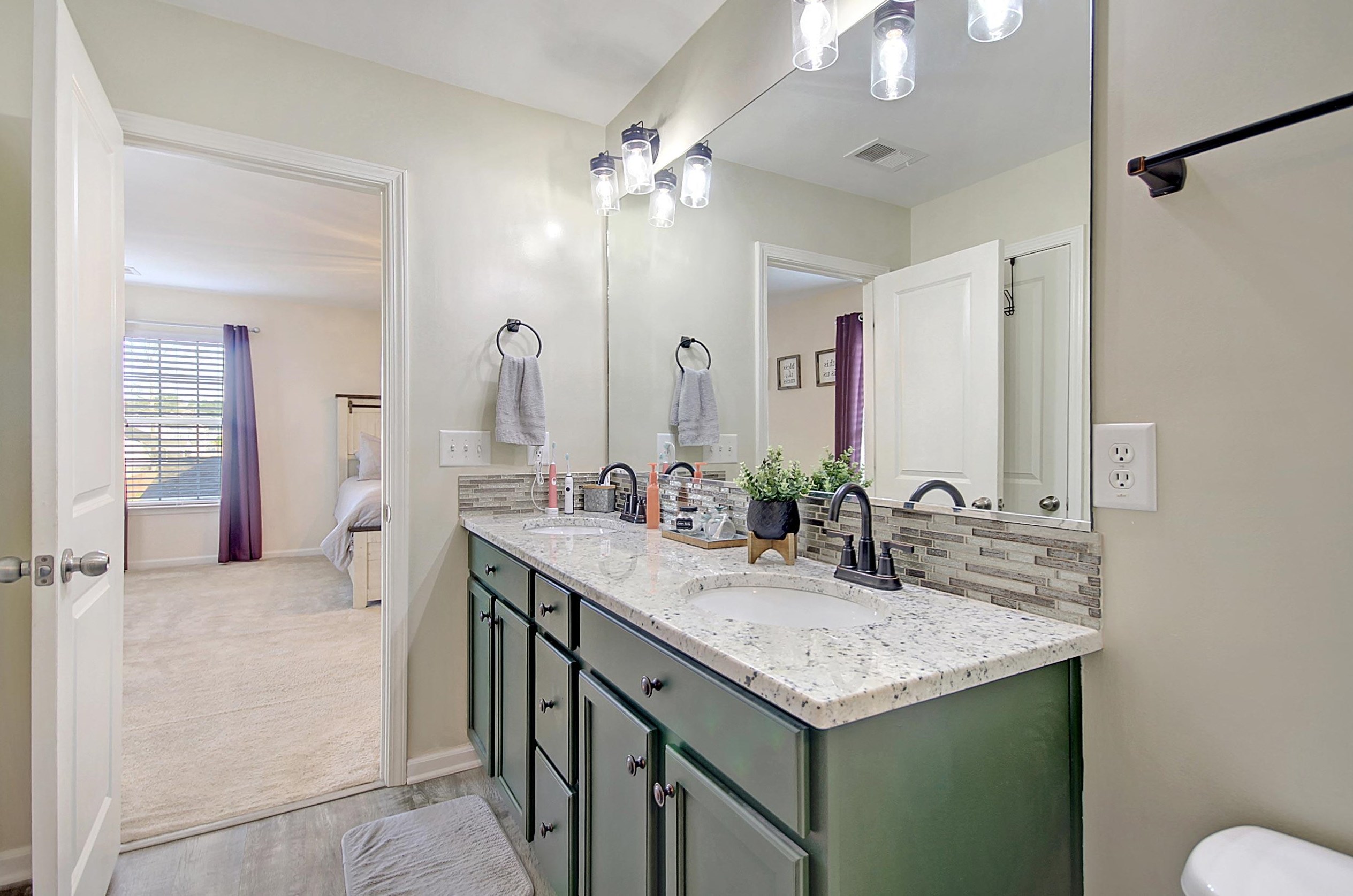 535 Crossland Dr, Moncks Corner SC  29461-8888 exterior