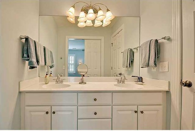 207 Wentworth St, Charleston SC  29401-1209 exterior